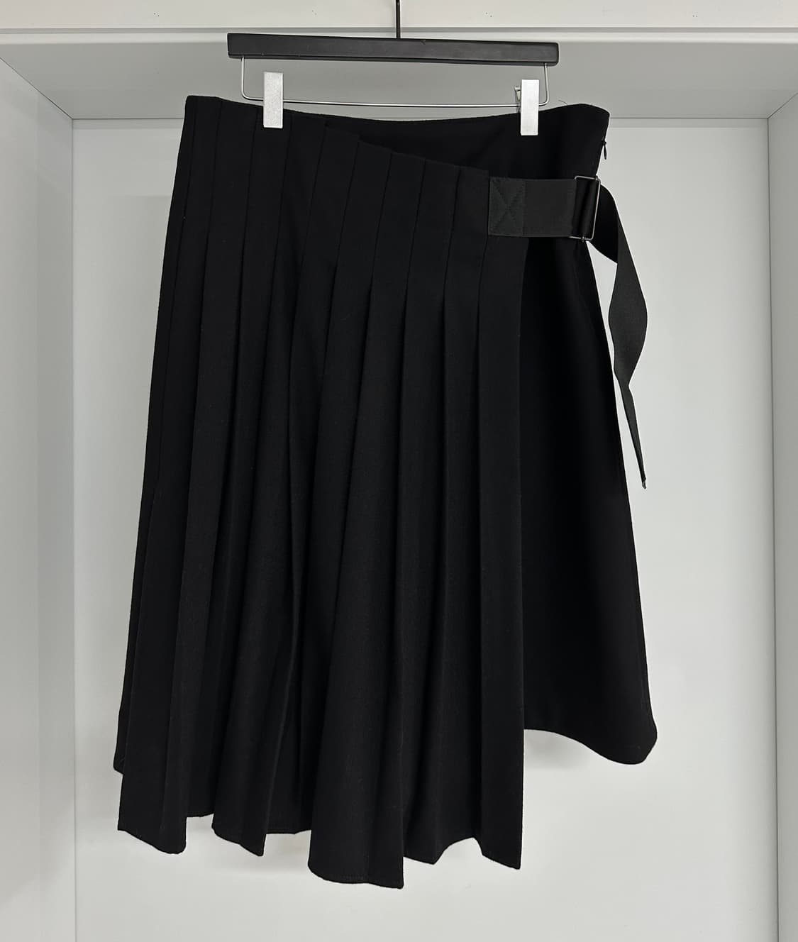 [COS 코스] 여성 벨트 플리츠 스커트 상품이미지1
