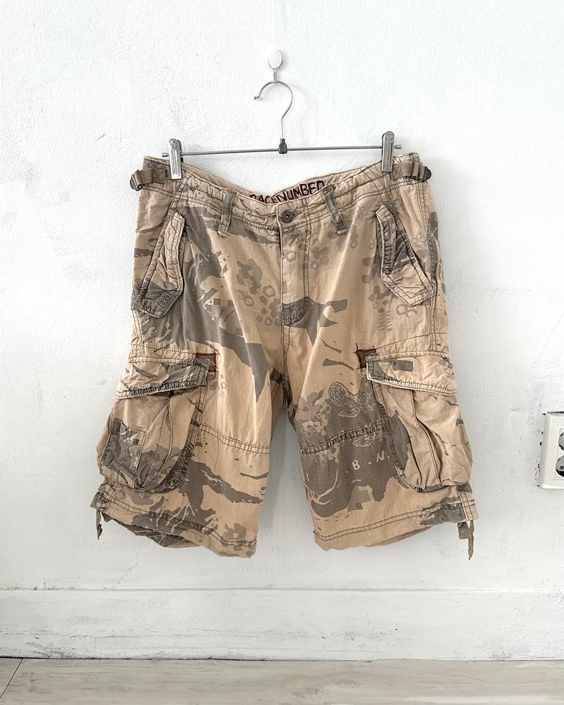 BACK NUMBER Camel Camo Bermuda Pants 상품이미지1