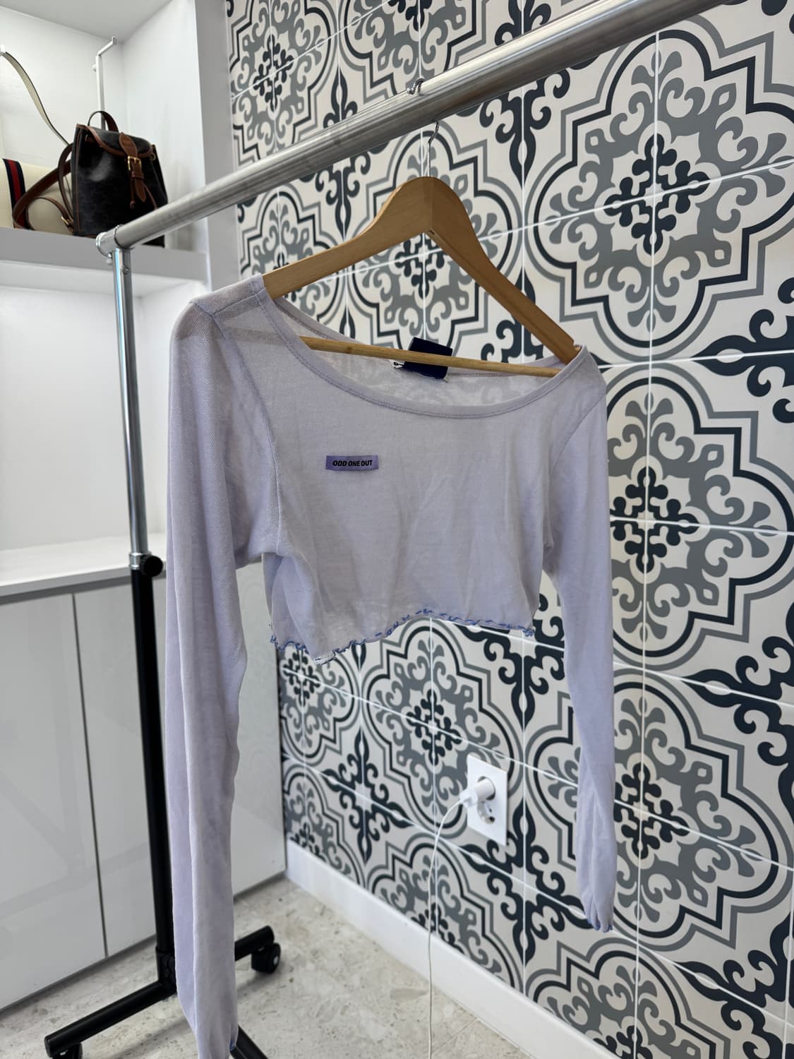 오드원아웃 크롭탑 상품이미지1