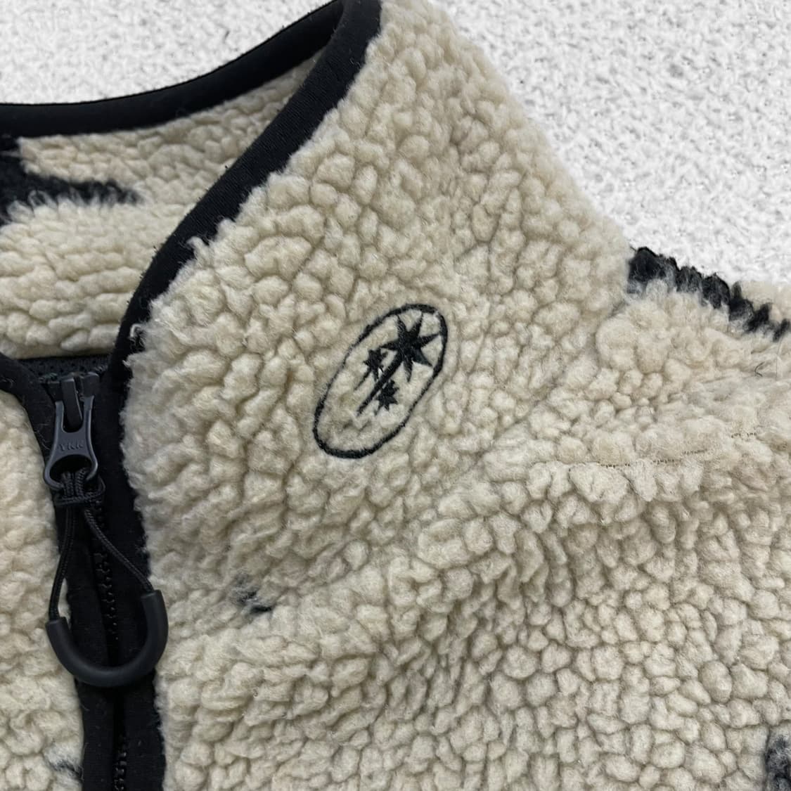 나이스고스트클럽 샤이닝 후리스 자켓 베이지 상품이미지3