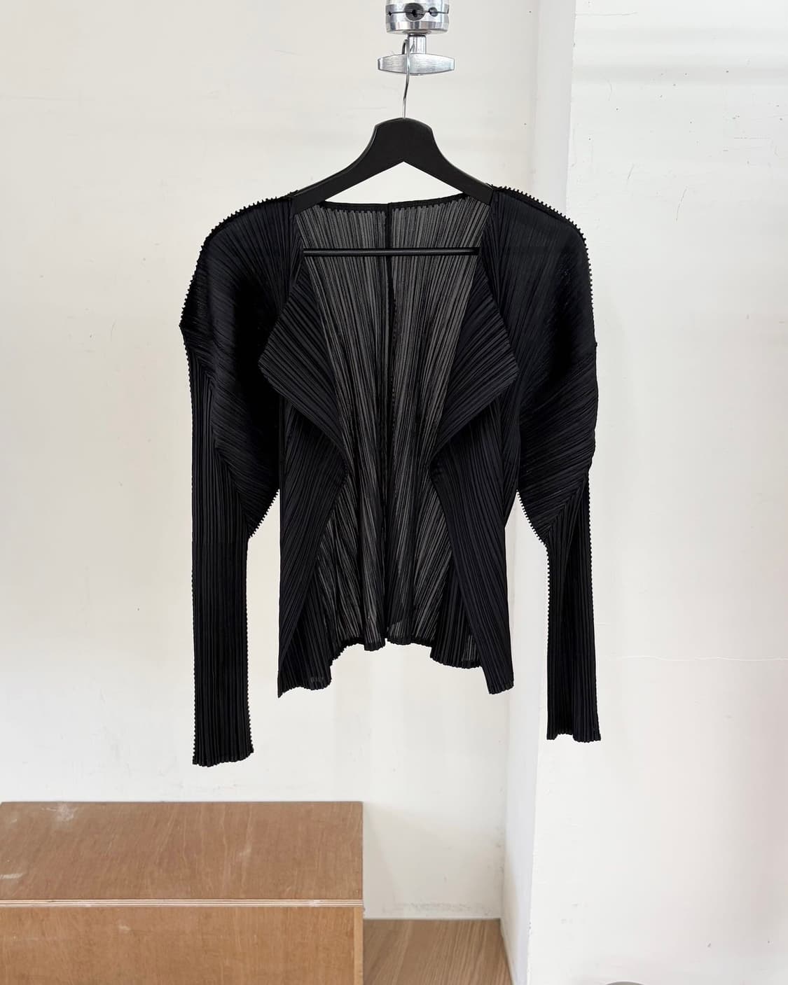 플리츠플리즈 블랙 베이직 링컬 가디건  상품이미지1