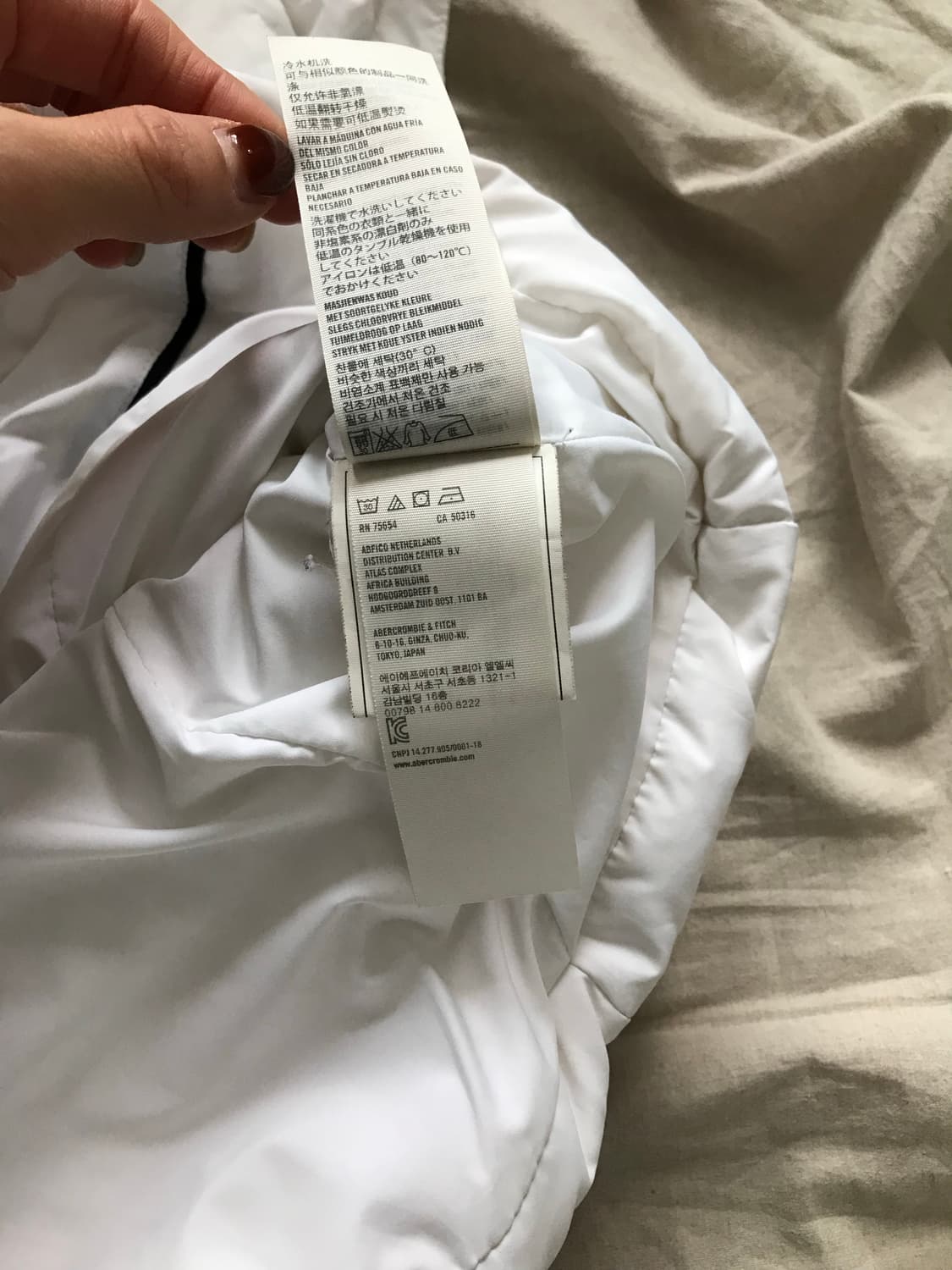 아베크롬비 패치 로고 화이트 후드 패딩 조끼  상품이미지10