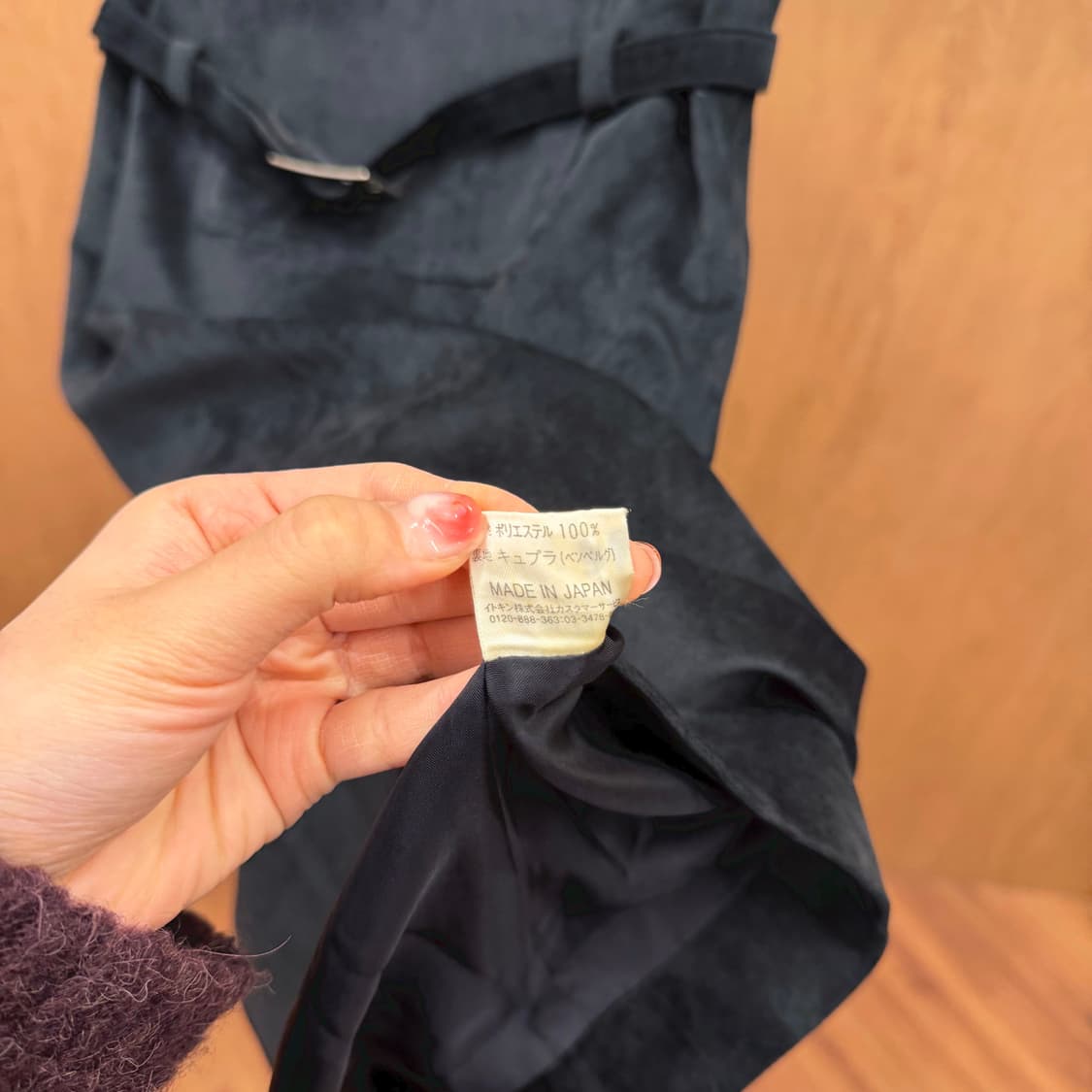 꾸레쥬 반팔 미디 원피스 벨트 포인트 라운드넥 스웨이드 디테일 블랙 상품이미지7