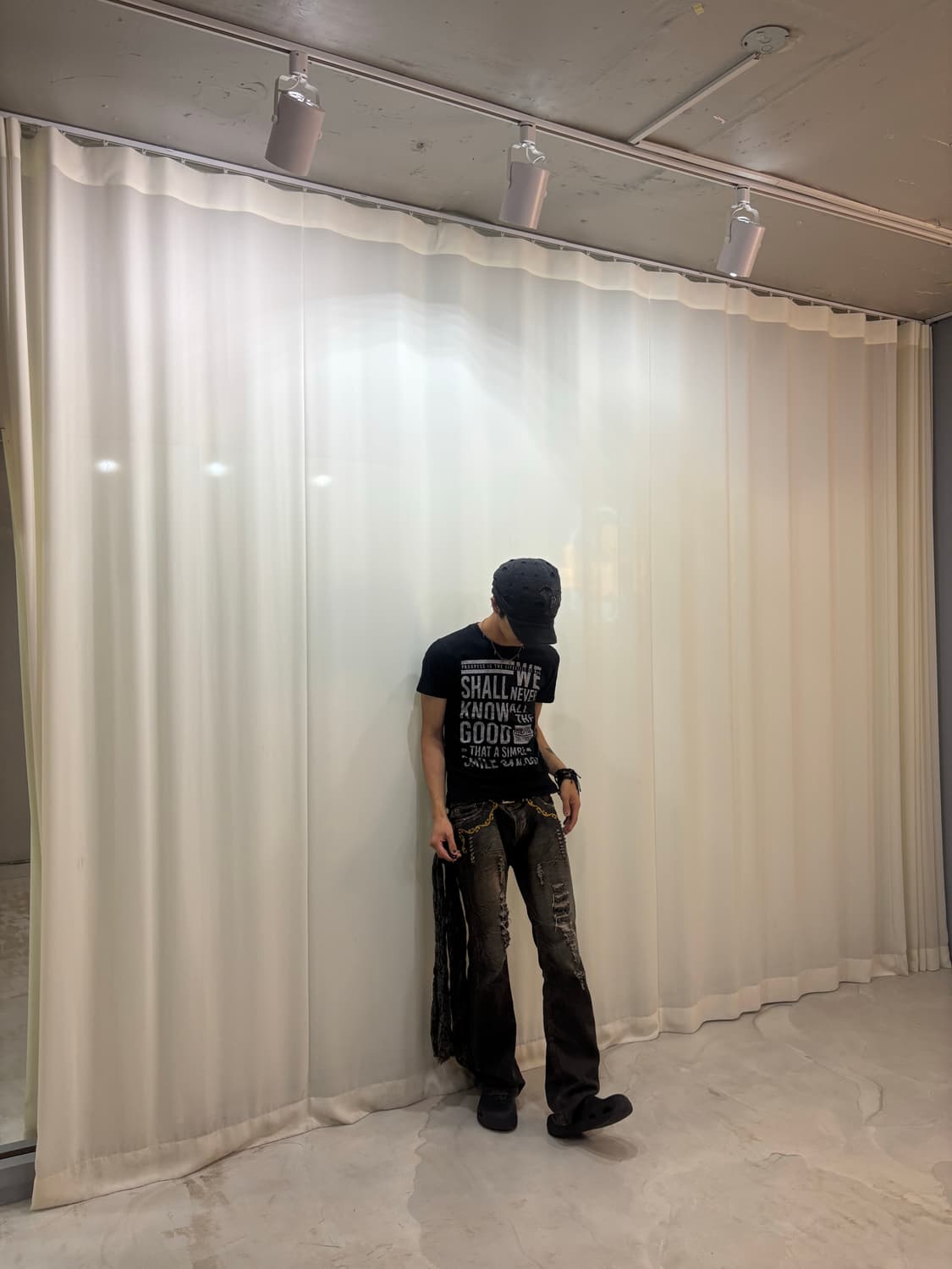 “Unknown” Y2K Print Slim Fit Tee 상품이미지4