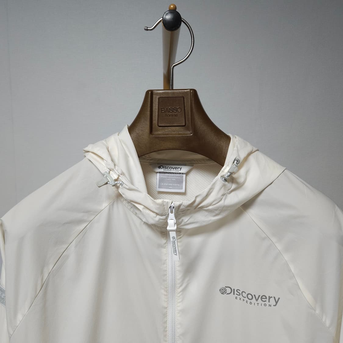 100 ) 디스커버리 남성 아이보리 여름 경량 바람막이  상품이미지2
