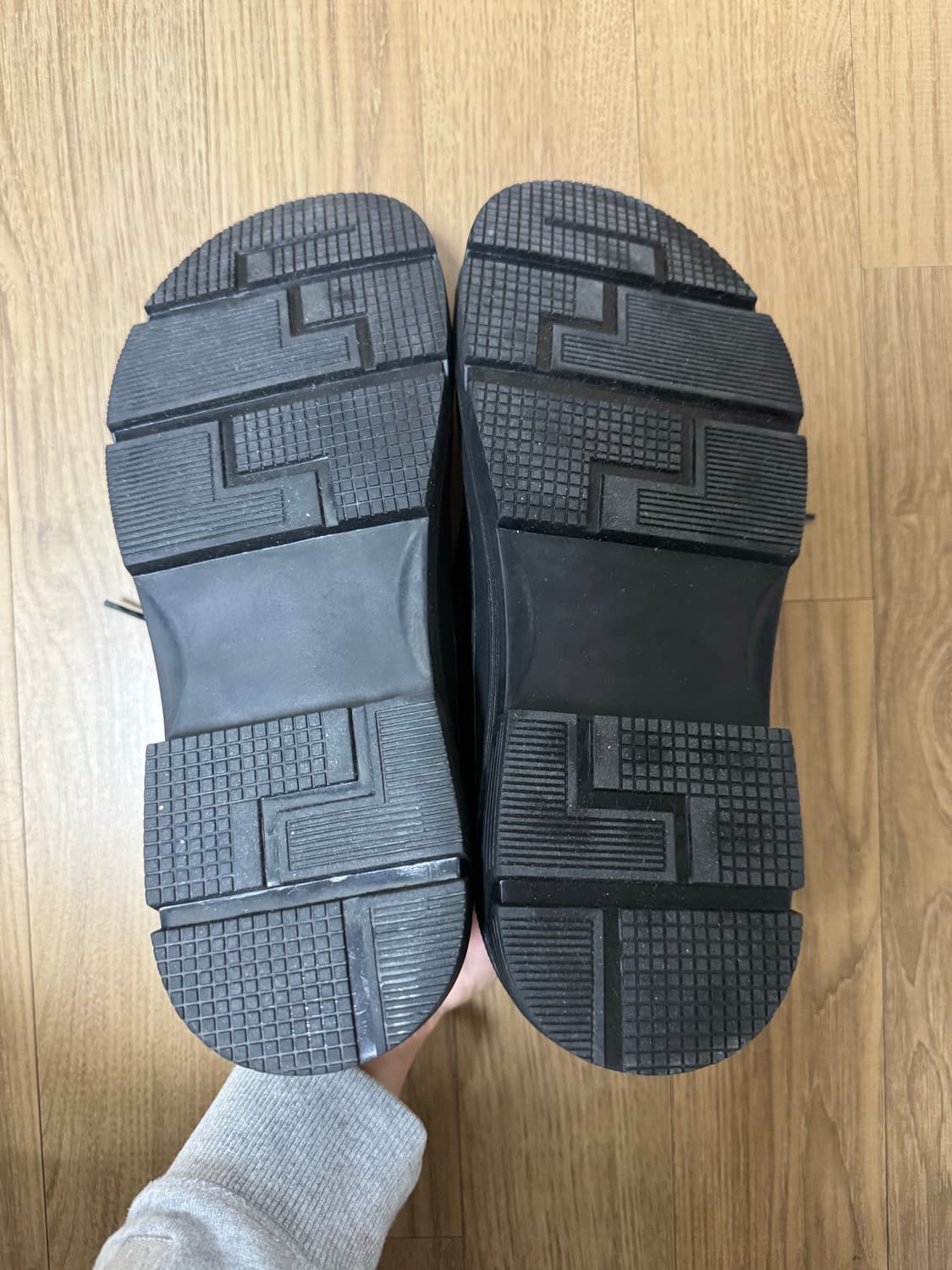 로맨틱무브 스모크 하이킹 슈즈 블랙 42 상품이미지3