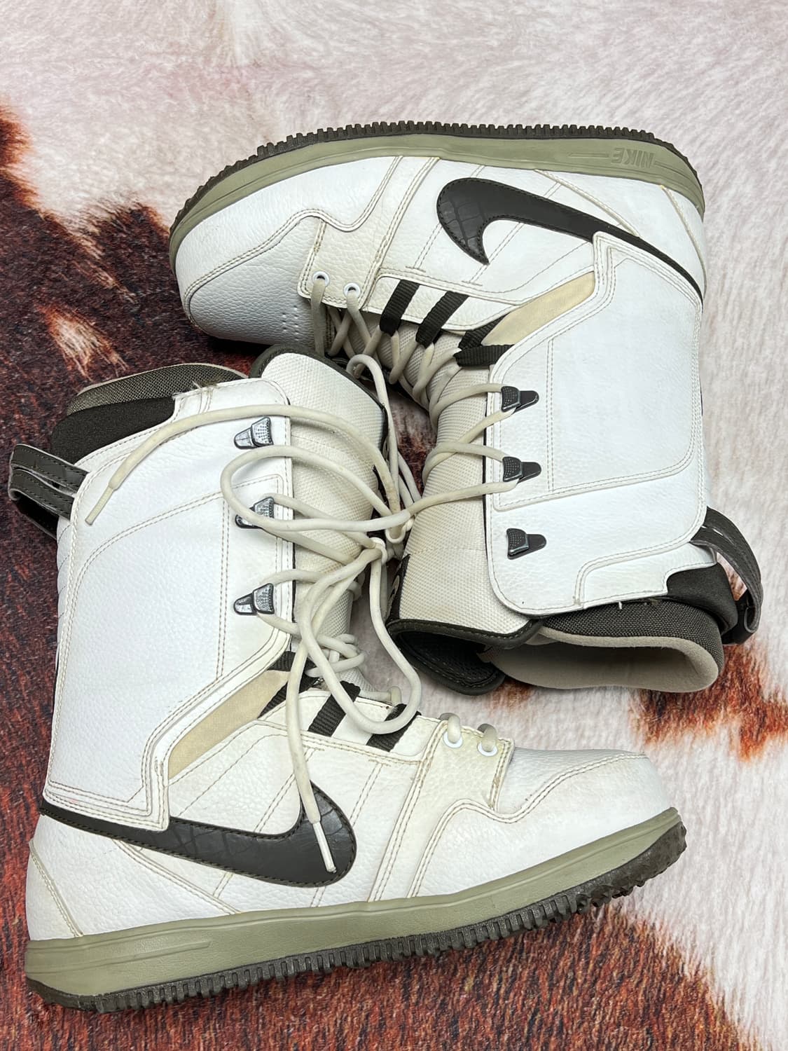 [270] 나이키 베이픈 보드부츠 화이트/블랙 42.5 상품이미지3