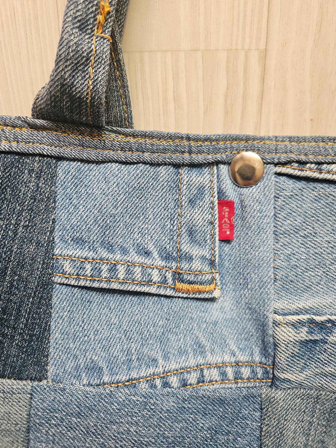 리바이스 업사이클링 데님 토트백 상품이미지2