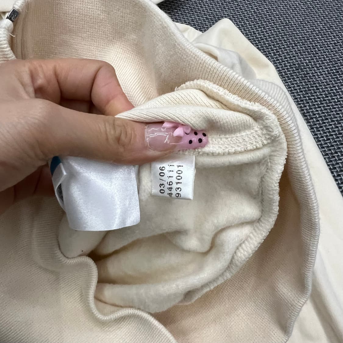 착샷O 아디다스 버터크림 딱붙 후드집업 상품이미지4