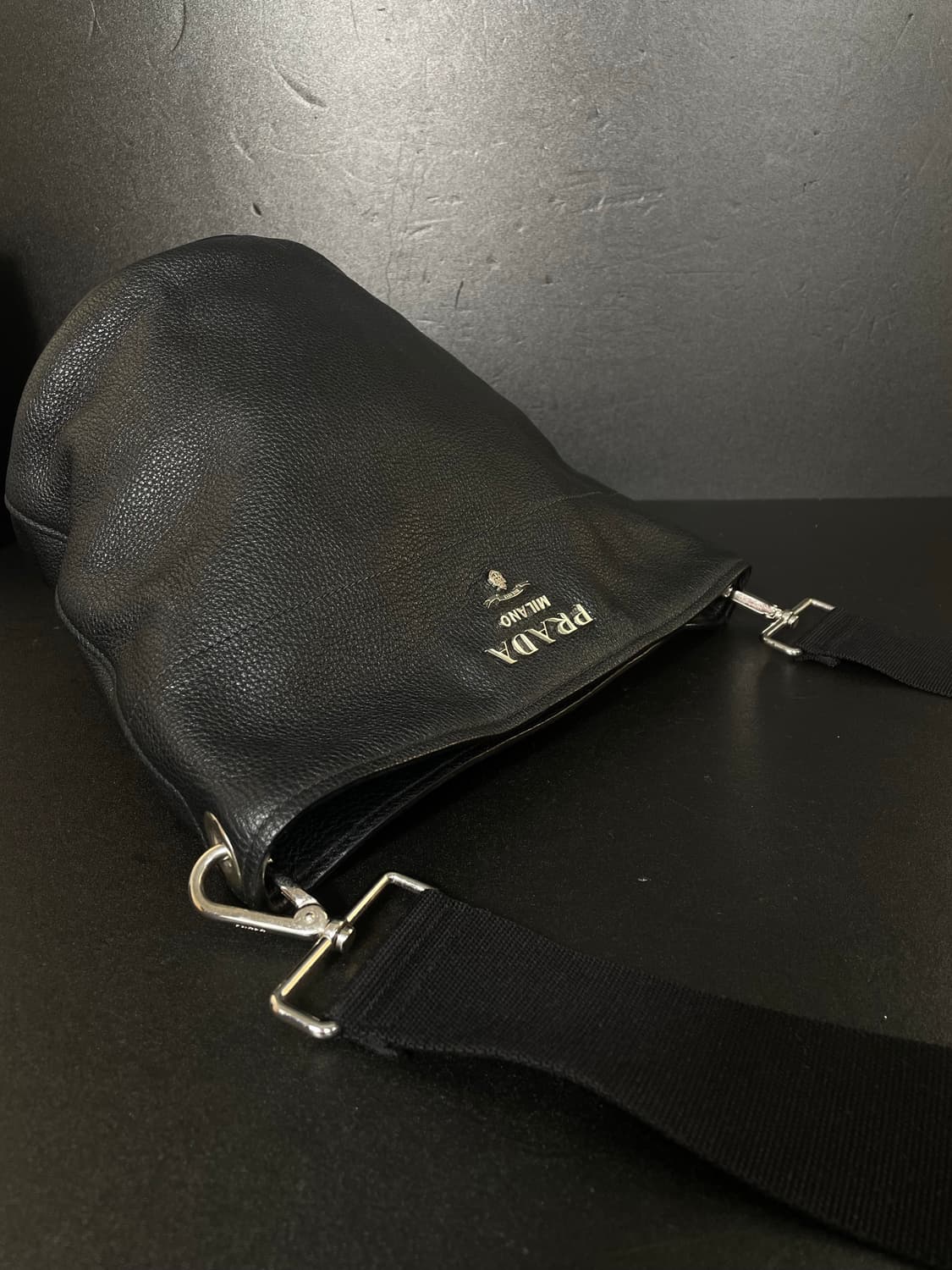 PRADA 프라다 비텔로 피닉스 블랙 버킷백 숄더백 상품이미지4