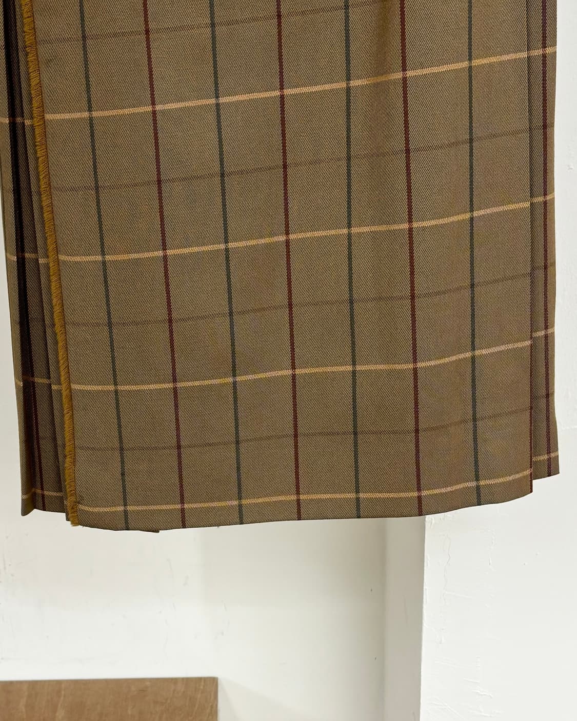 버버리 브라운 체크패턴 버클 스커트 상품이미지3