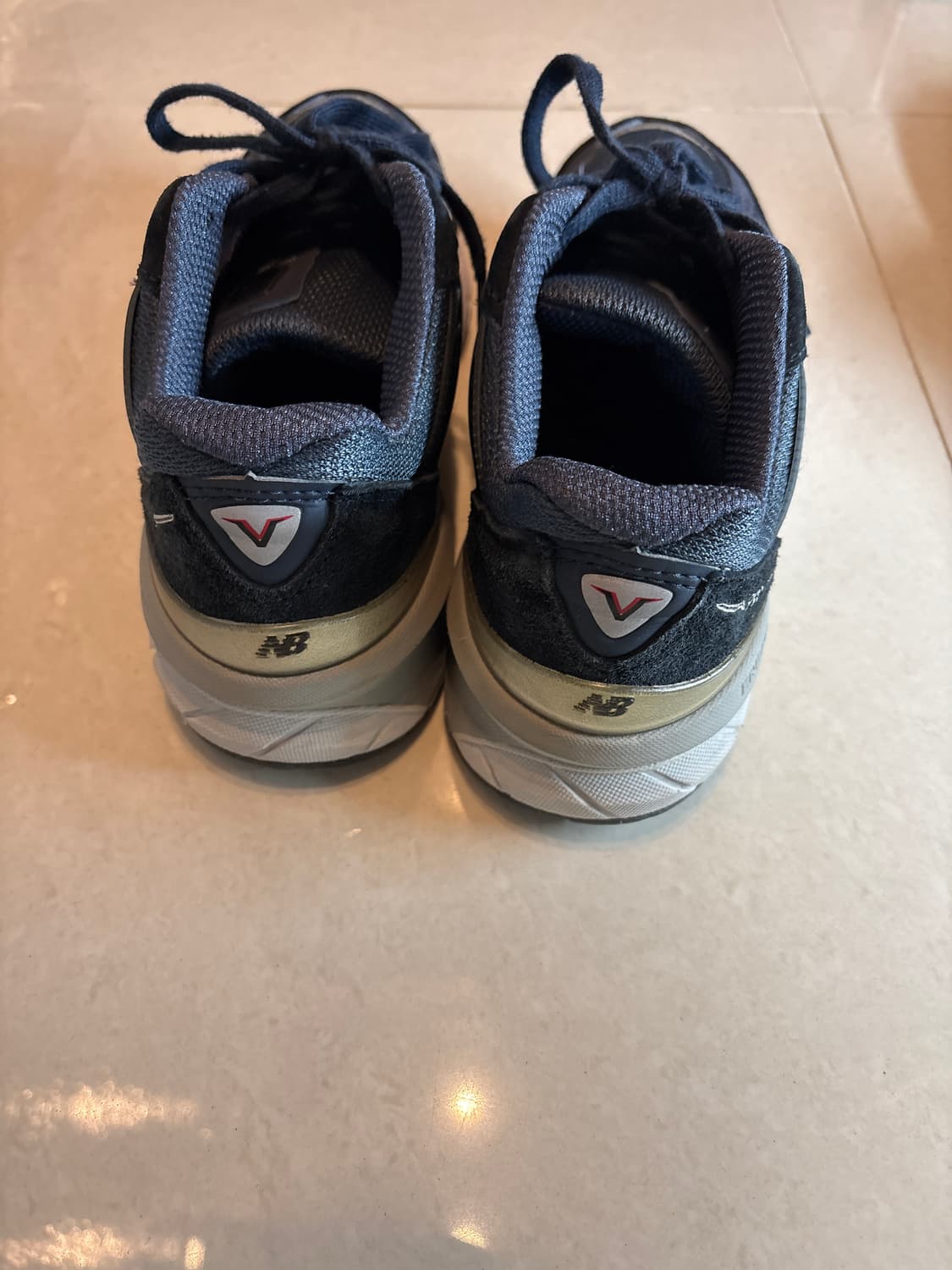 뉴발란스 990v5 상품이미지3