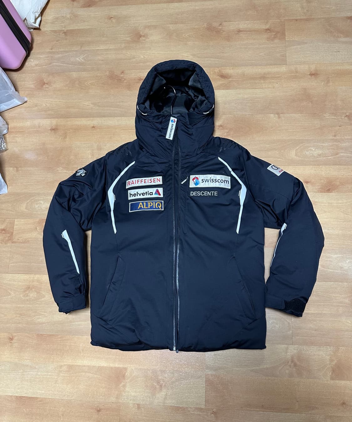 데상트 아우디 패치 패딩 105 상품이미지1