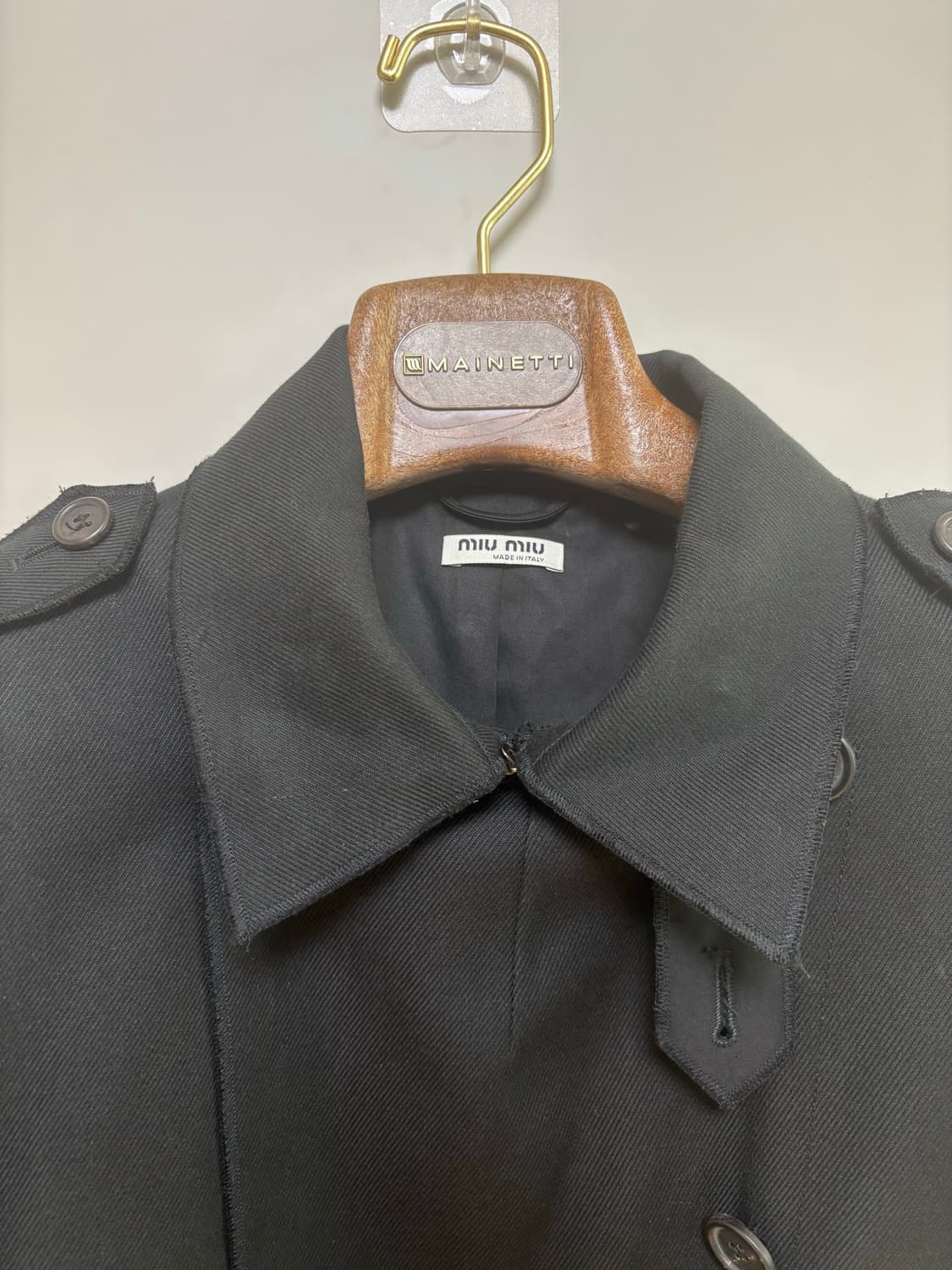 미우미우 블랙 벨티드 숏 트렌치 42 상품이미지2