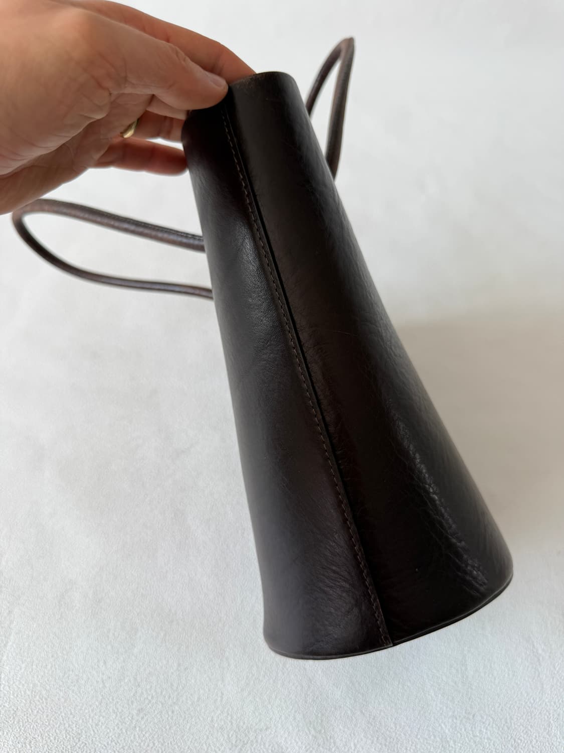 어트(autt) 레더 토트백 상품이미지7