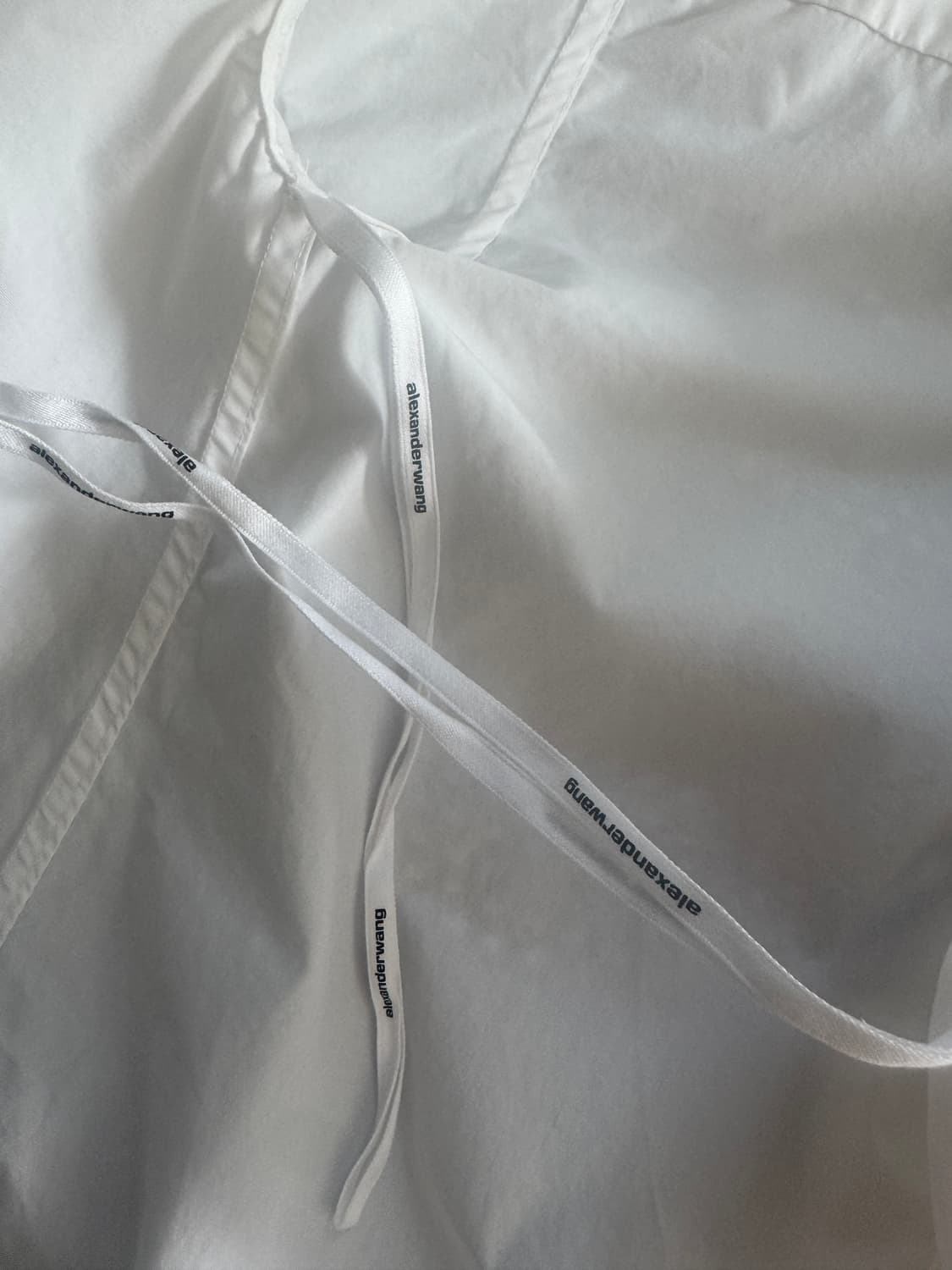 (트와이스 나연 착용) 알렉산더왕 오프숄더 셔츠 상품이미지5