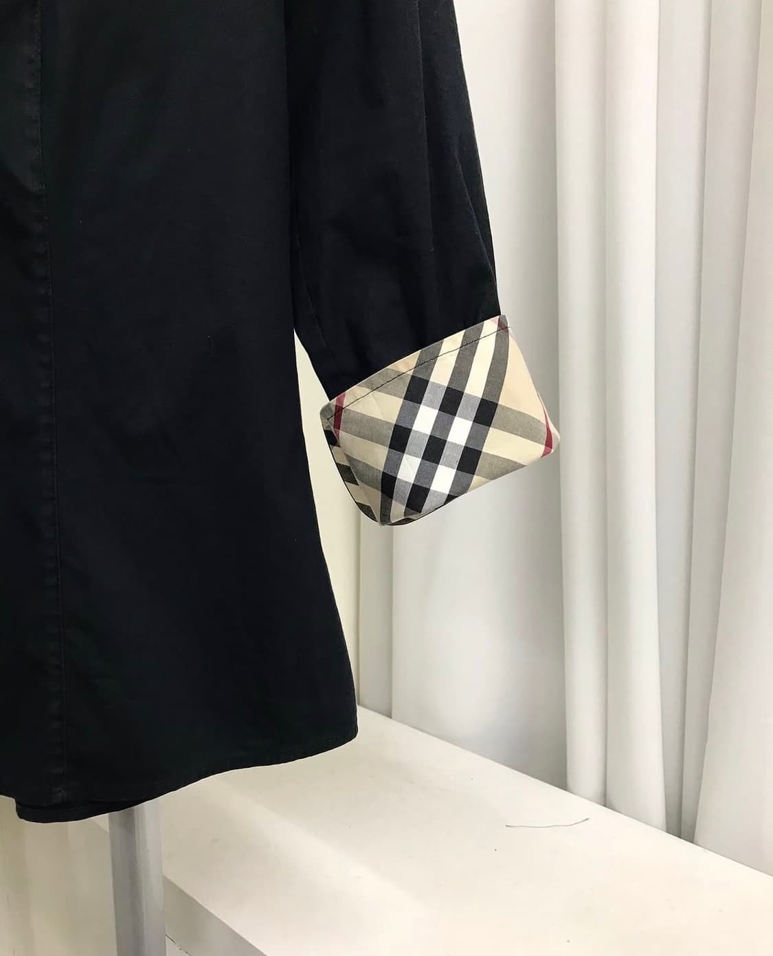 버버리 블랙 셔츠 상품이미지5