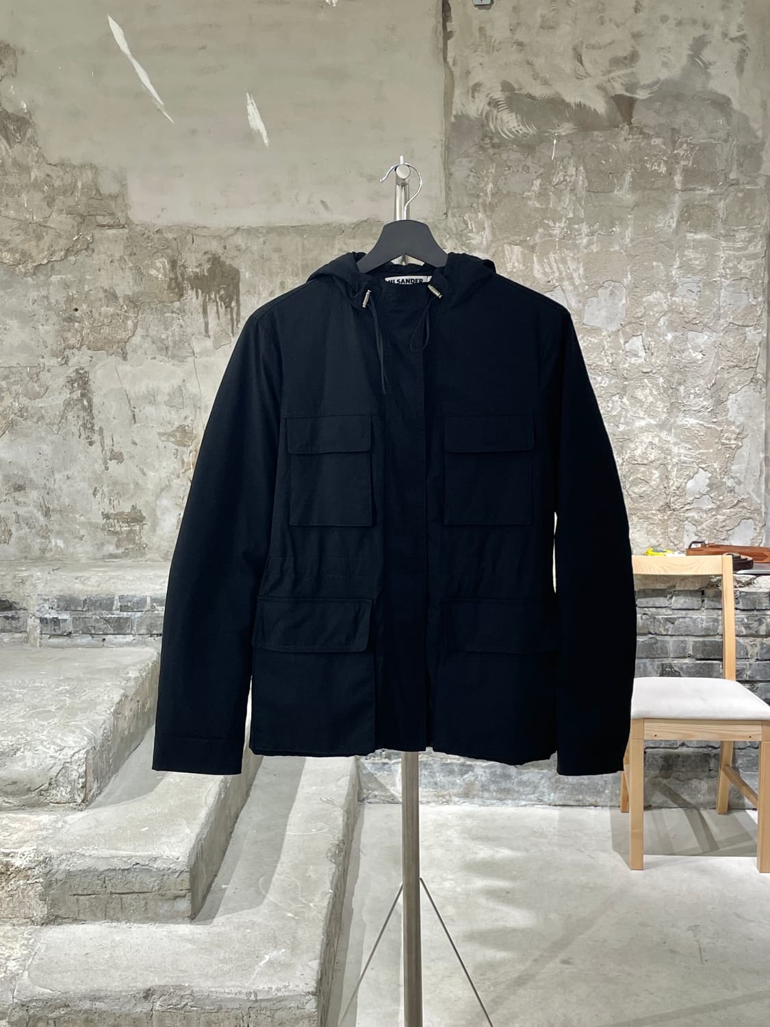 질샌더 블랙 멀티플 플랩 포켓 히든 집업 다운 자켓 상품이미지1