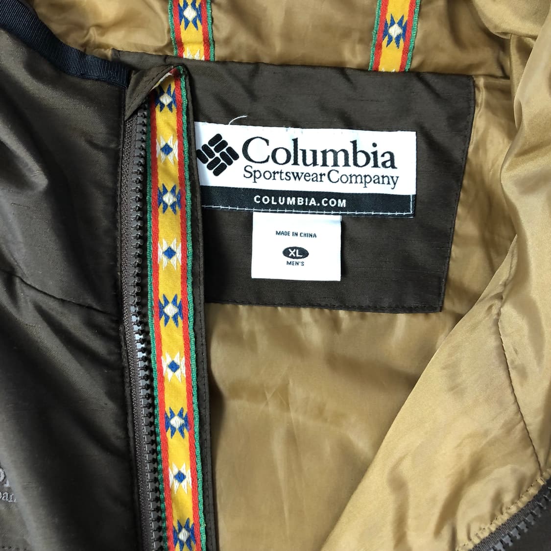 콜롬비아 애스닉 패턴 브라운 패딩 베스트  상품이미지6