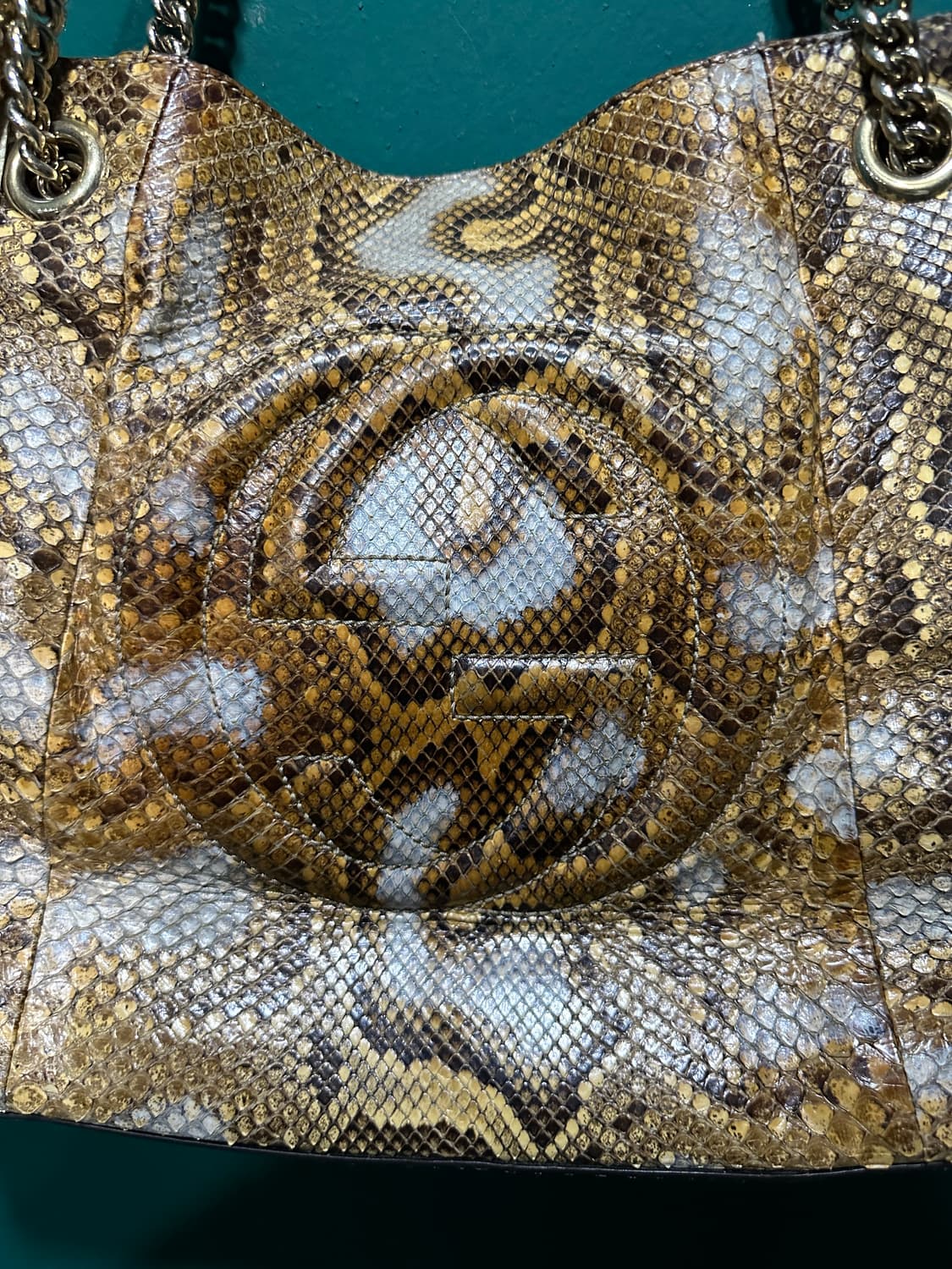 구찌 스네이크스킨 소호백 상품이미지2