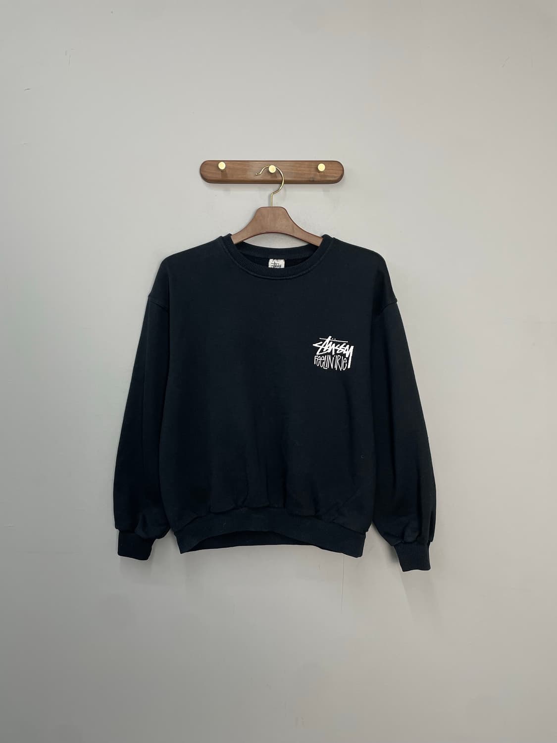 스투시 그래픽 블랙 맨투맨 H2053 상품이미지3