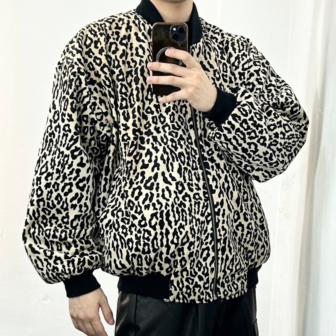 베르사체 진스 꾸뛰르 리버시블 레오파드 봄버 자켓 상품이미지5