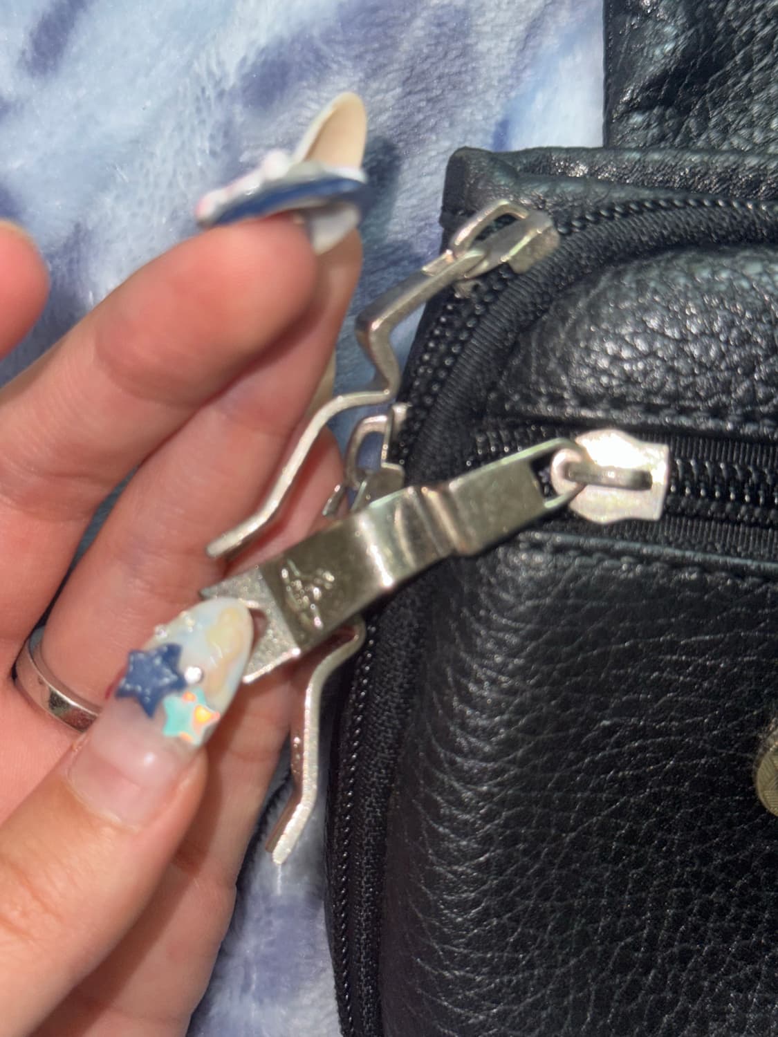 비비안웨스트우드 빈티지 은장 로고 크로스백 가방 블랙 상품이미지7