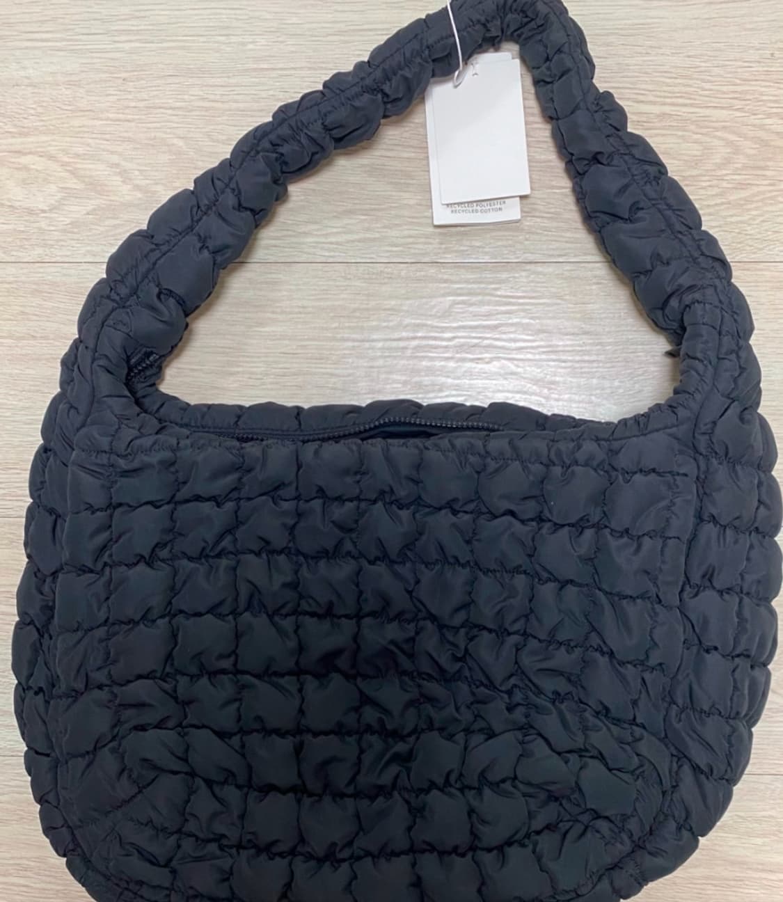 택O) 코스 cos 퀄티드 오버사이즈 구름백 블랙 상품이미지2