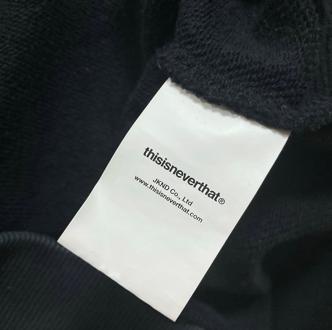 디스이즈네버댓 스펠아웃 로고 블랙 후드티 상품이미지3