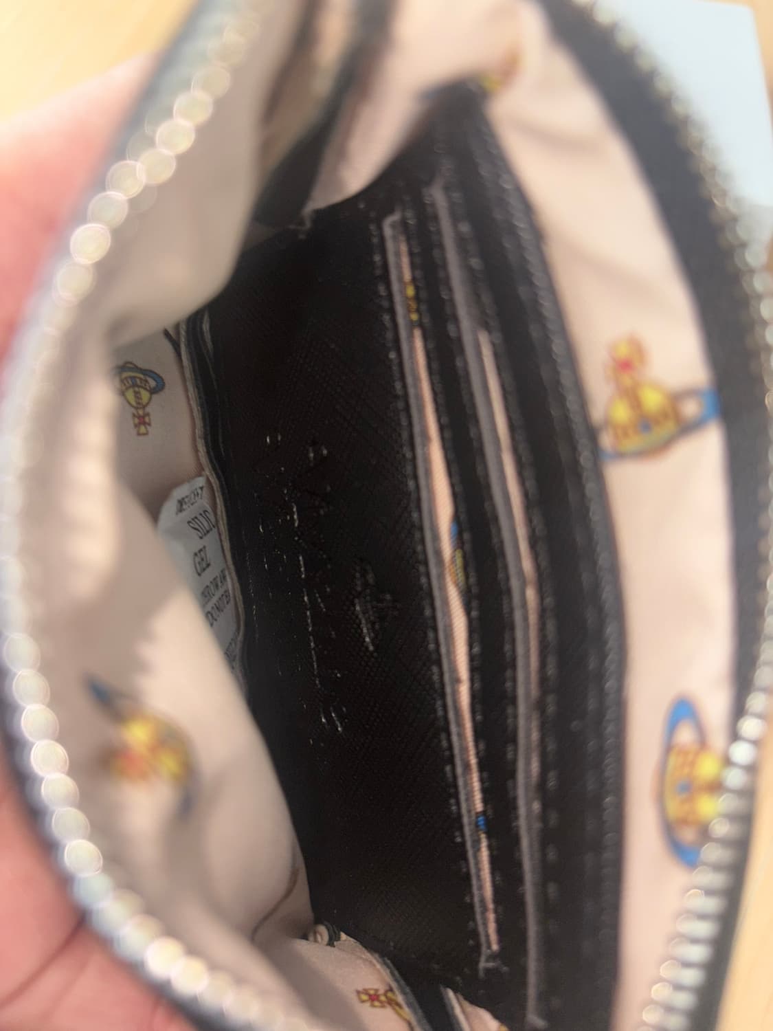 비비안웨스트우드 지퍼 지갑 상품이미지2