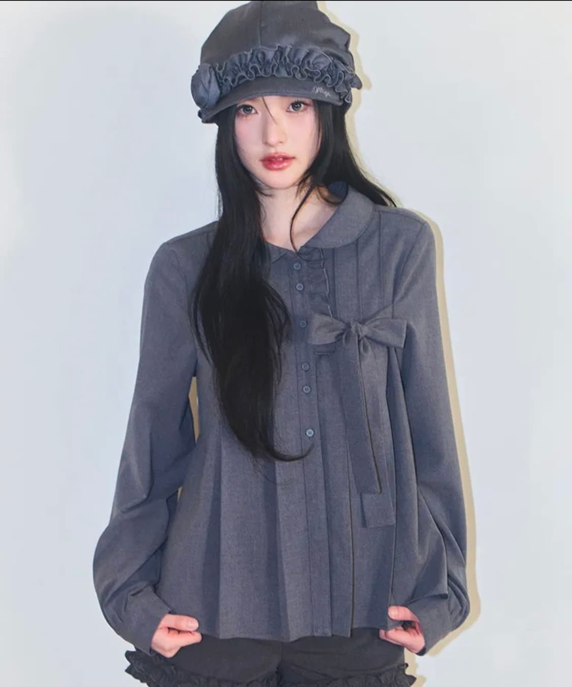 일리고 리본 플리츠 블라우스 그레이 상품이미지1