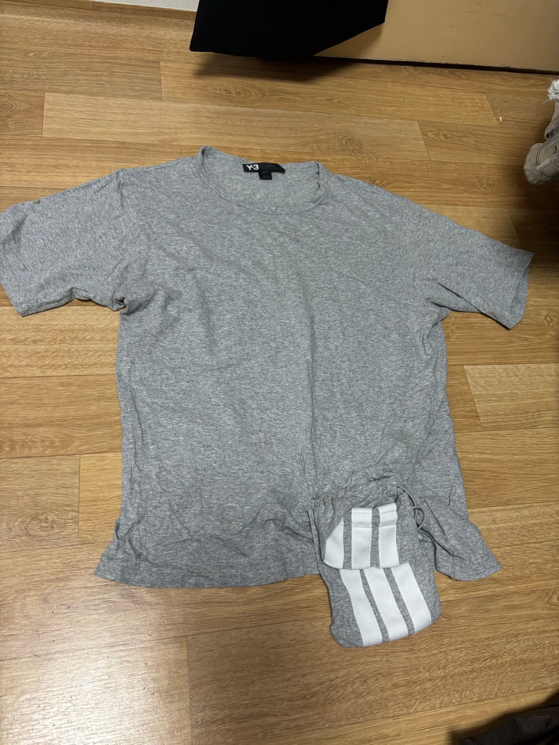 Y-3 회색 주머니 반팔 상품이미지1