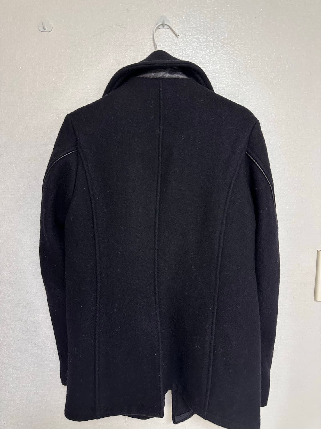 Schott 브랜드의 레더 트림이 특징인 740C 모델 피코트 상품이미지2