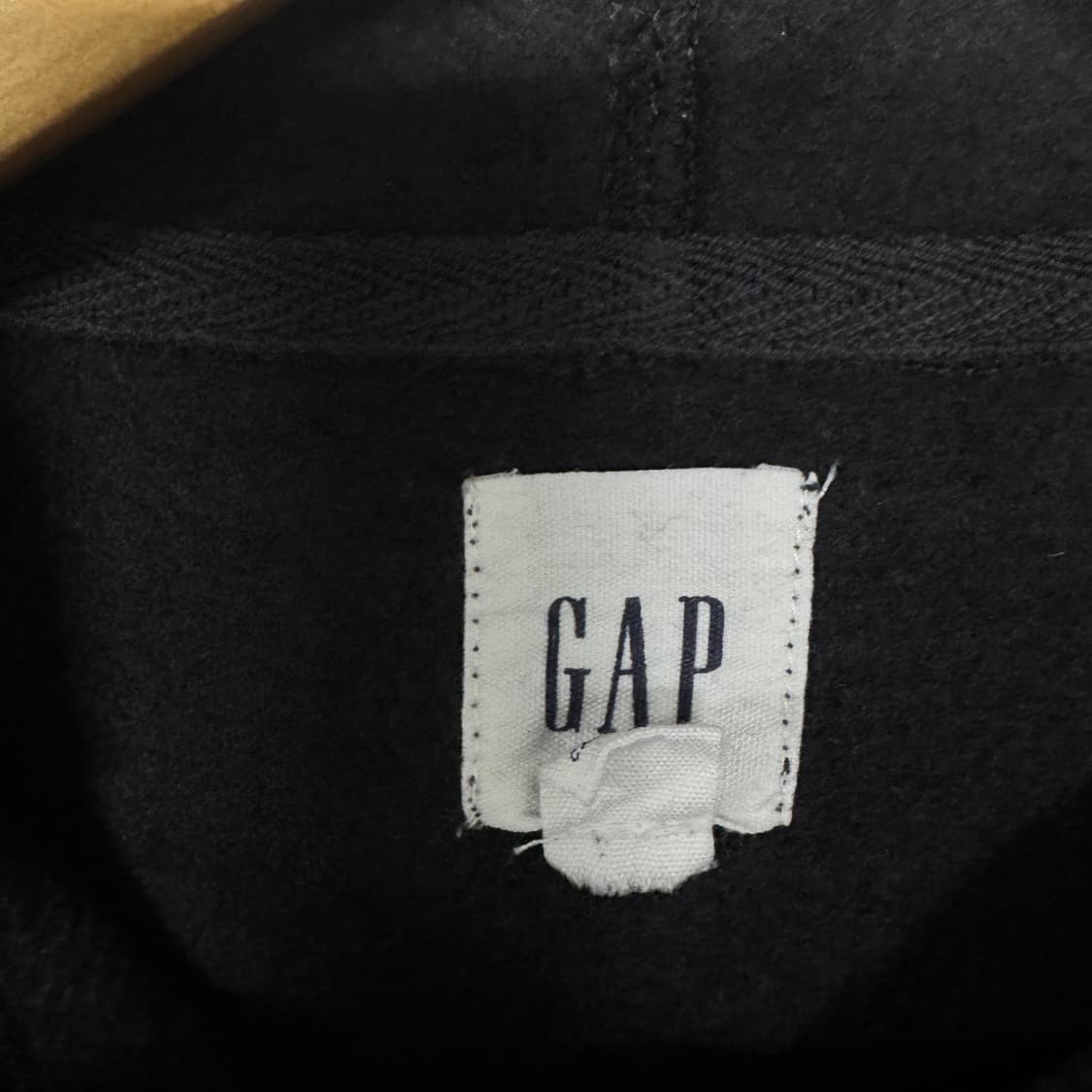 갭 로고 후드티 블랙 상품이미지3