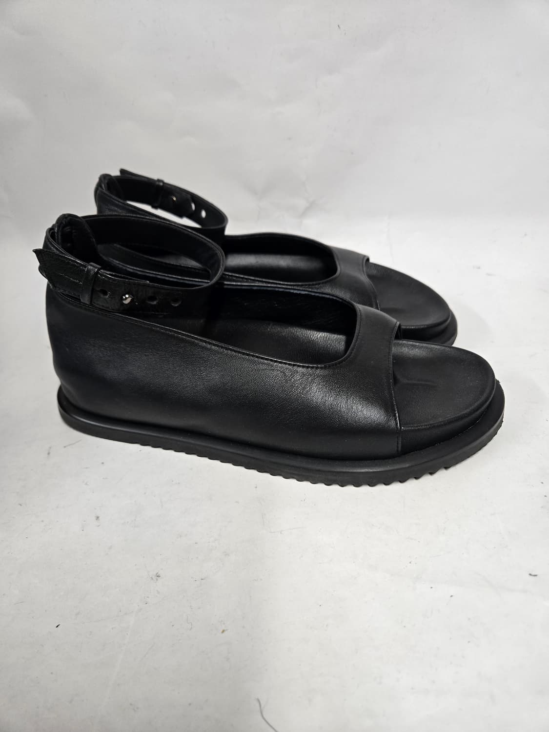 디자이너  브랜드 레프트라이트 플랫폼 스트랩샌들 245mm  상품이미지1