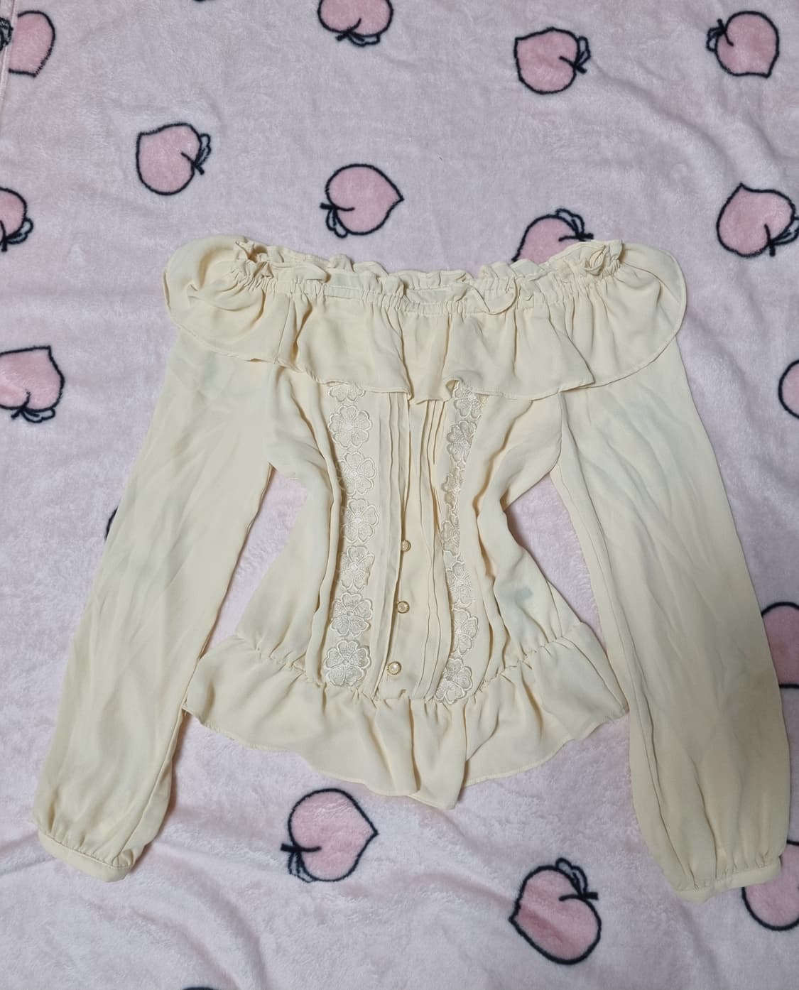 잉그니 옐로우 프릴 오프숄더 블라우스 상품이미지1