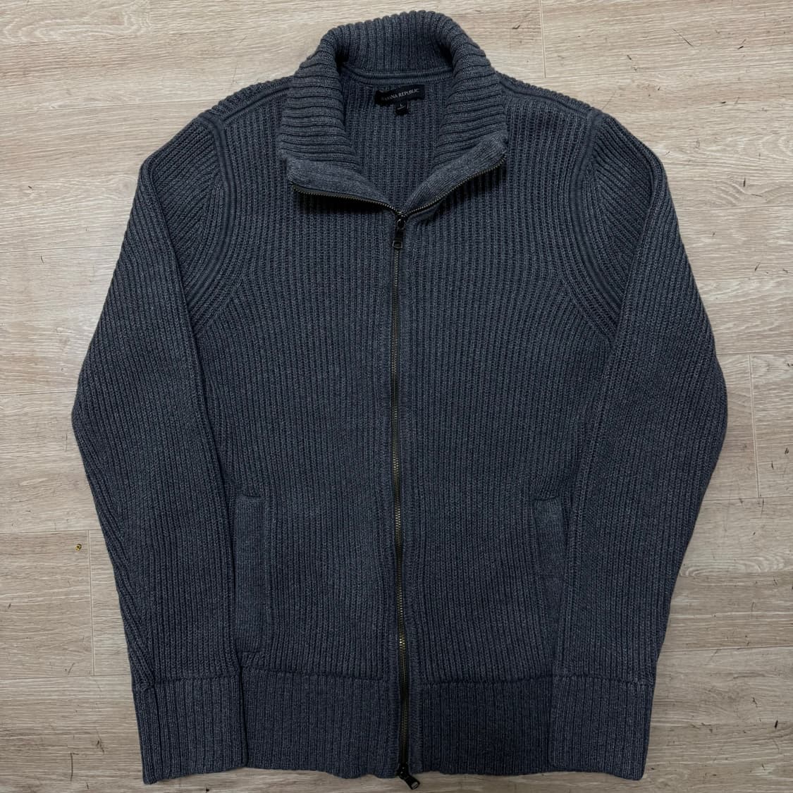 바나나리퍼블릭 니트 집업 상품이미지1