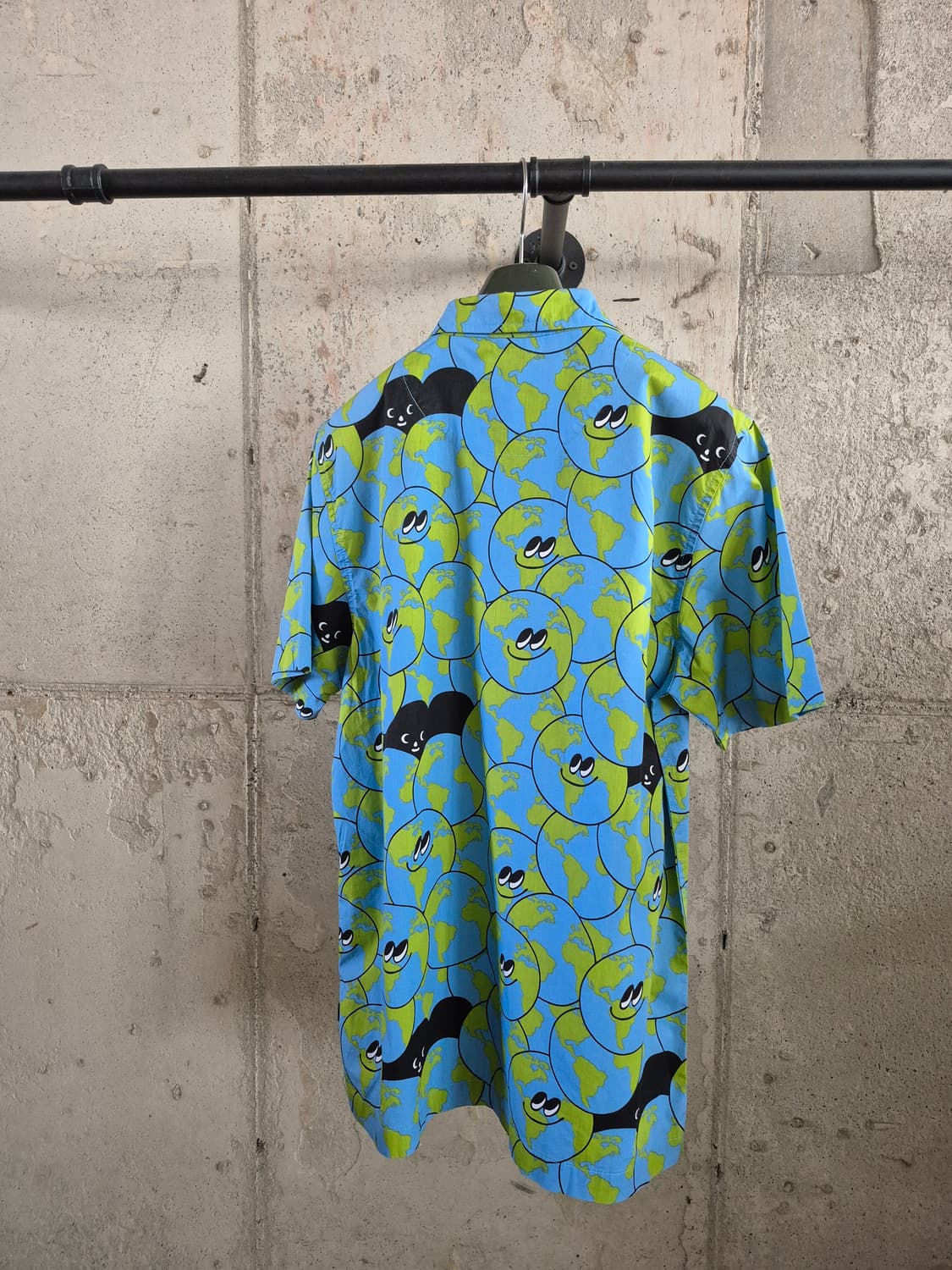 새상품)반스  독특한 캐릭터 반팔셔츠 상품이미지2