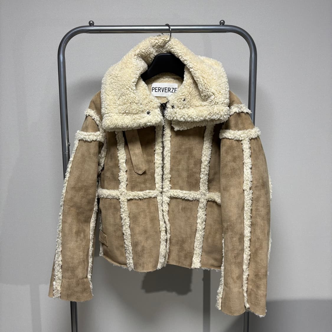 F) perverze 퍼버즈 베이지 무스탕 상품이미지5