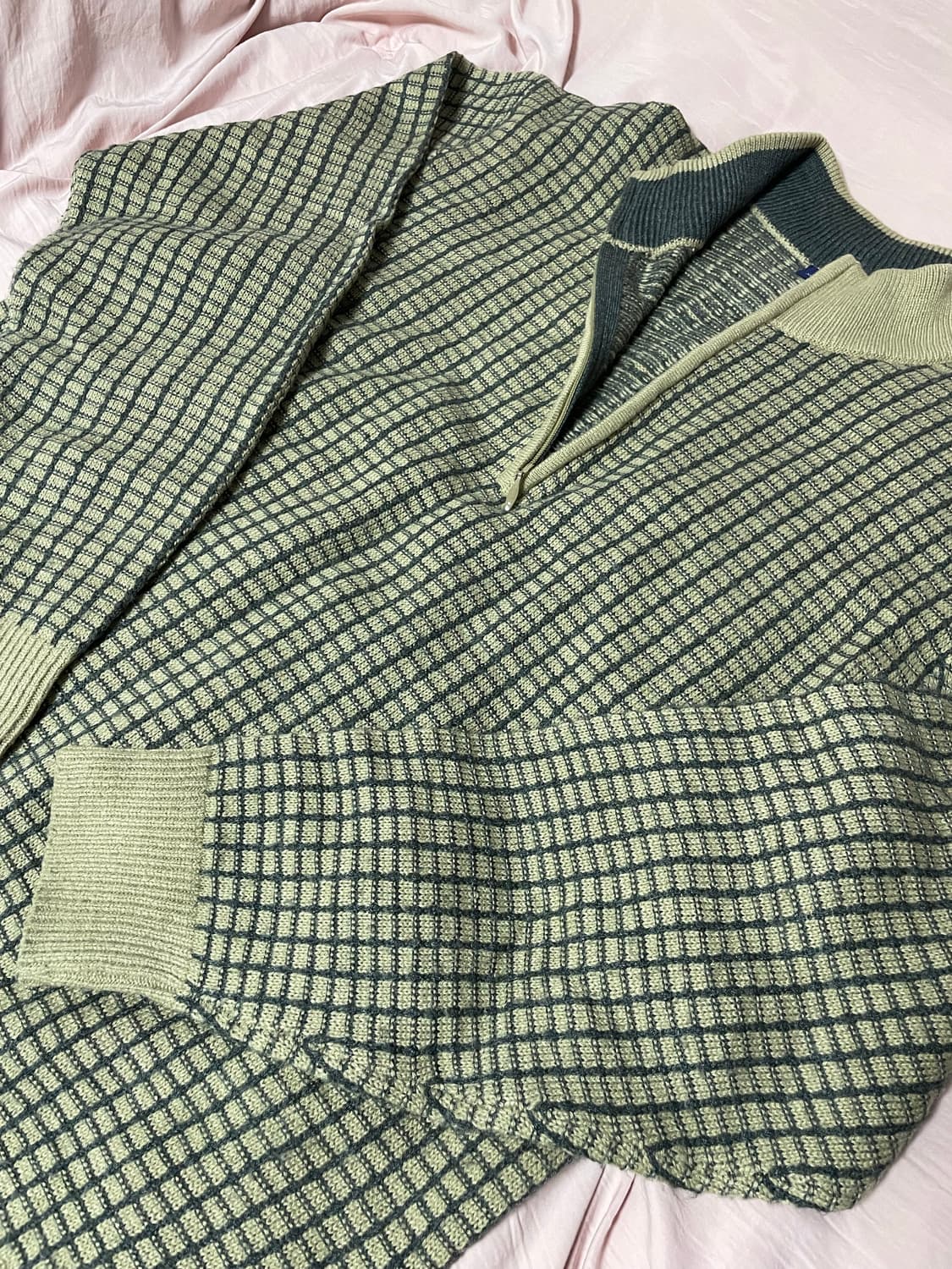 베이지 체크 니트 상품이미지1