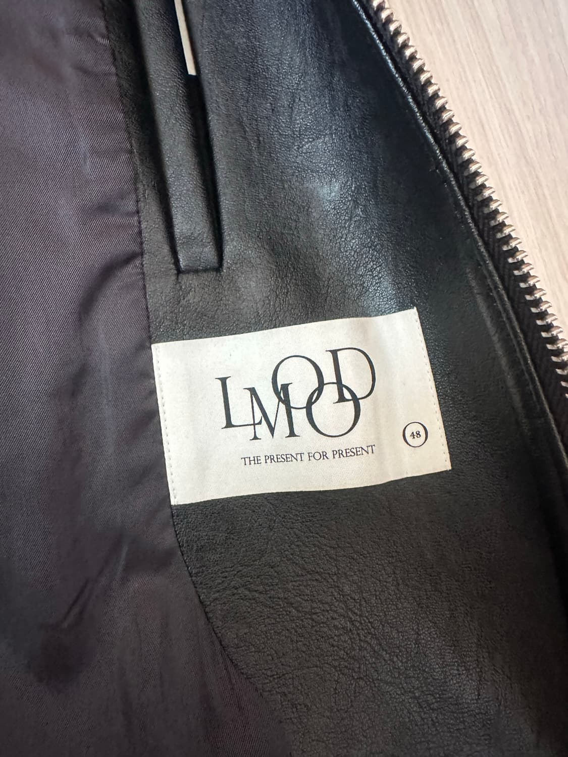 엘무드 캣츠 마크 레더 재킷 블랙 상품이미지2