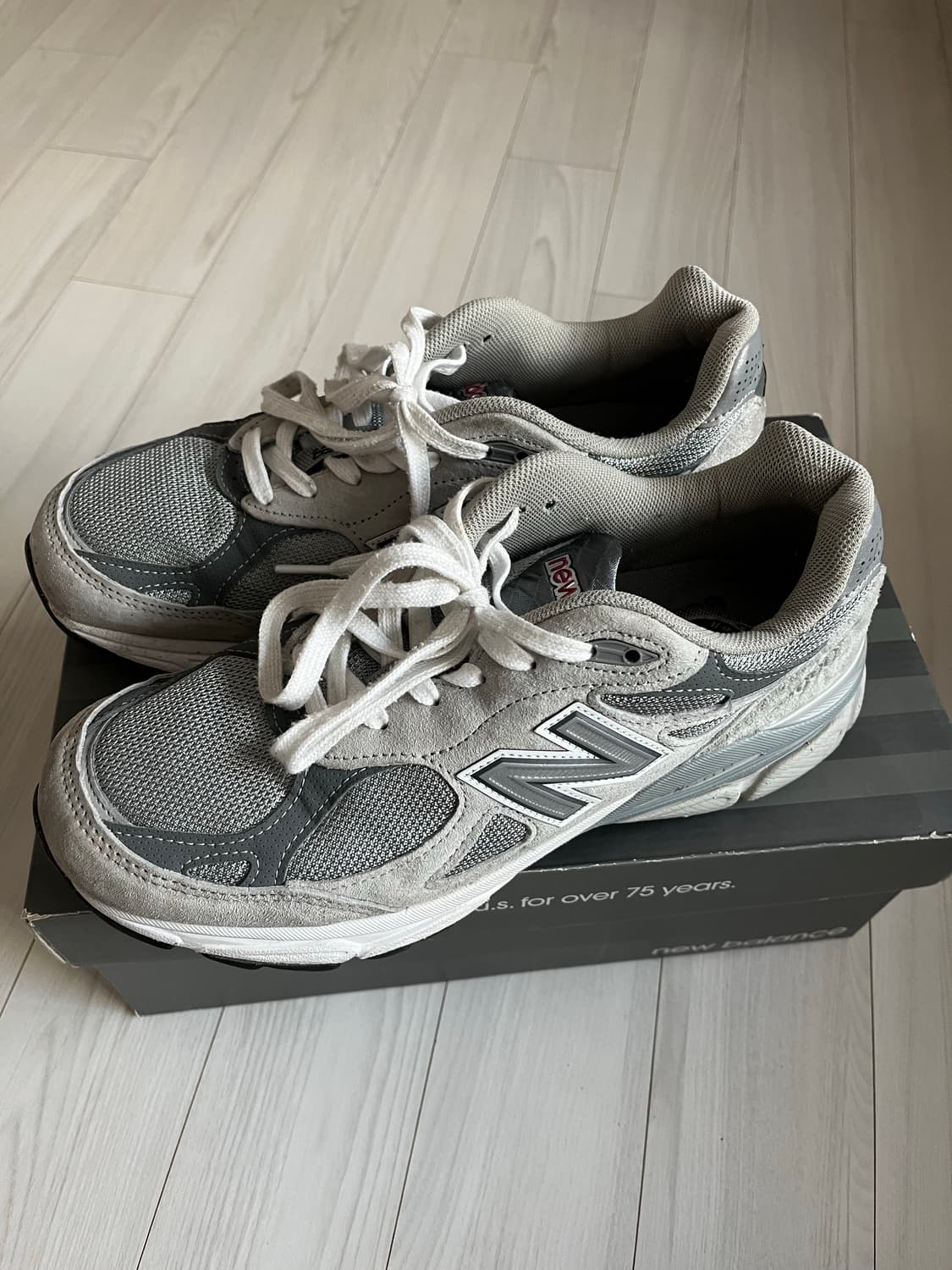 뉴발란스 990 V3 상품이미지1
