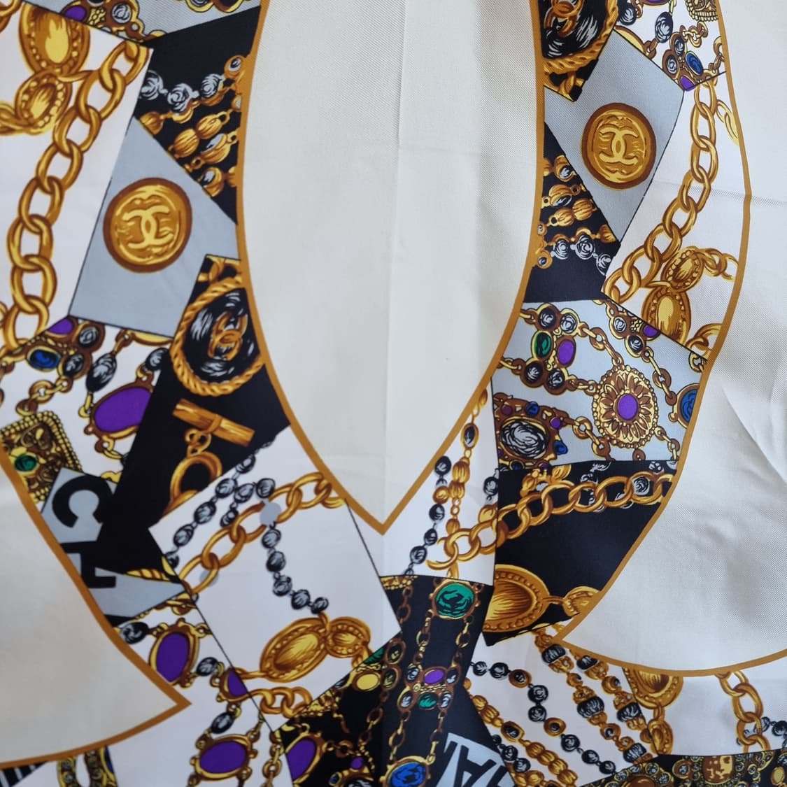 샤넬 로고 스카프 상품이미지4