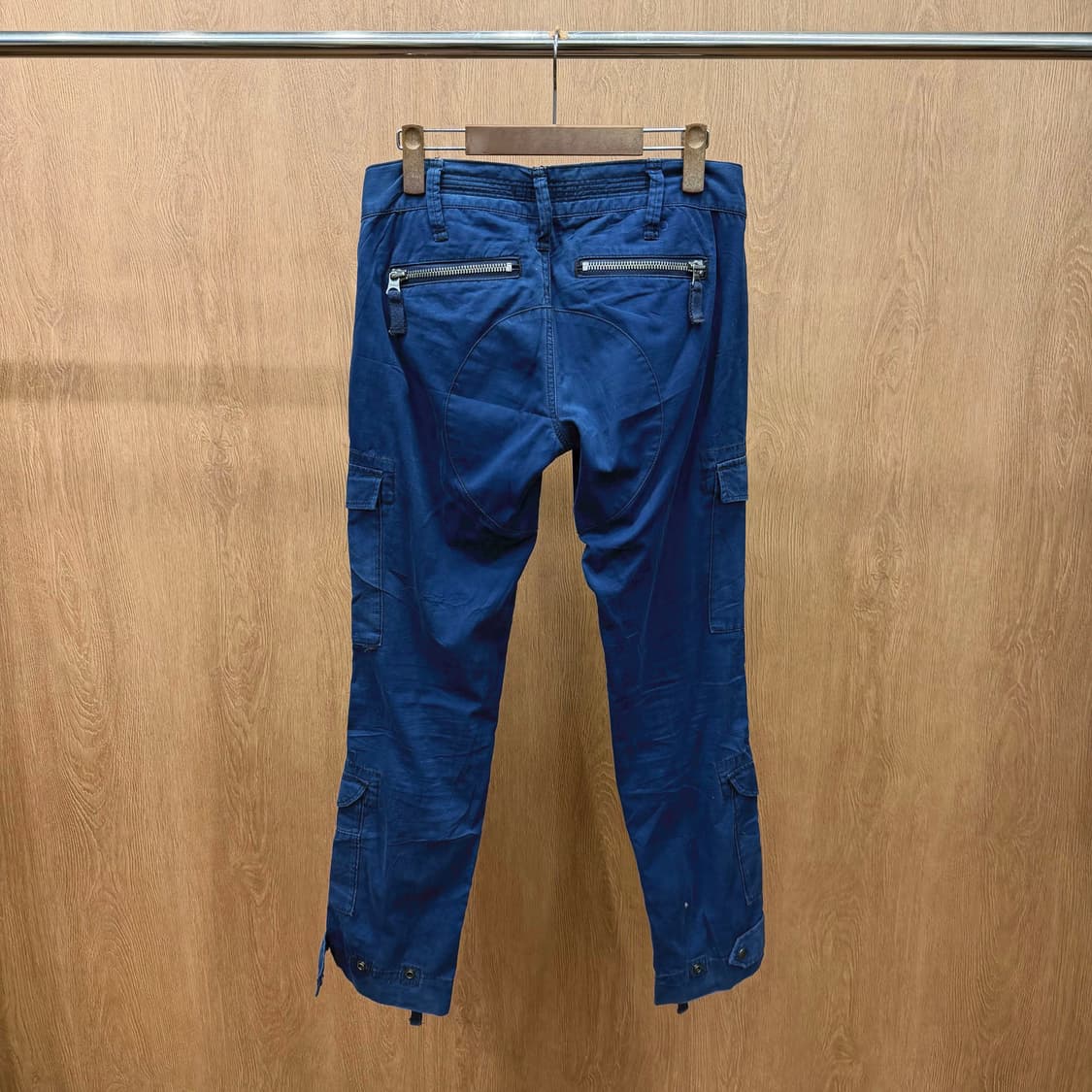 폴로 랄프로렌 카고 팬츠 멀티 포켓 지퍼 버튼 디테일 블루 상품이미지3