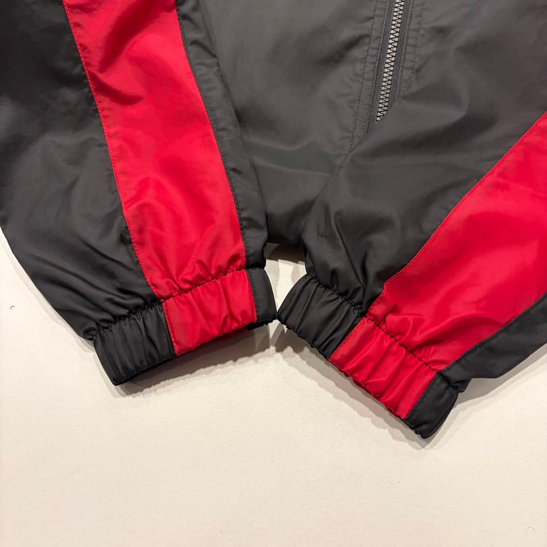 [L] 조던 에센셜 블랙/레드 후드 바람막이 자켓 D155 상품이미지6