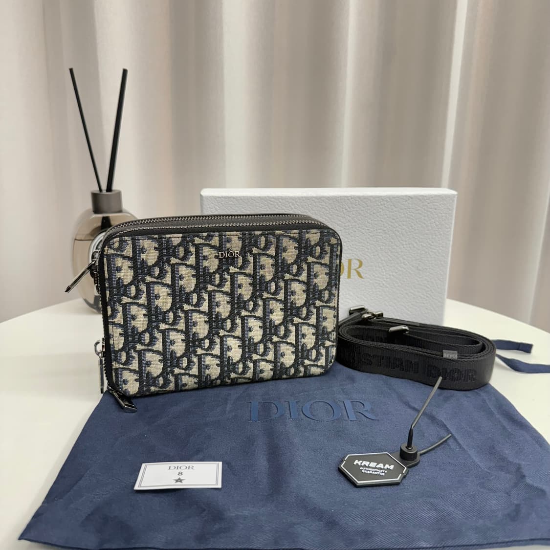 [1회 착용] 디올 오블리크 스트랩 파우치 메신저백 상품이미지1