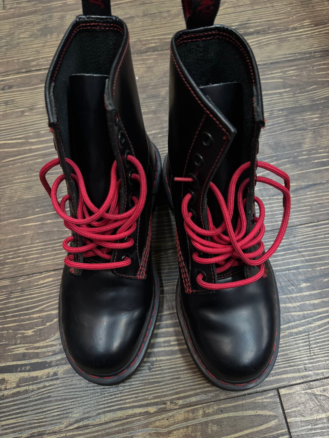 닥터마틴 1460 8홀 레드 스티치 US6(230~235) 상품이미지1