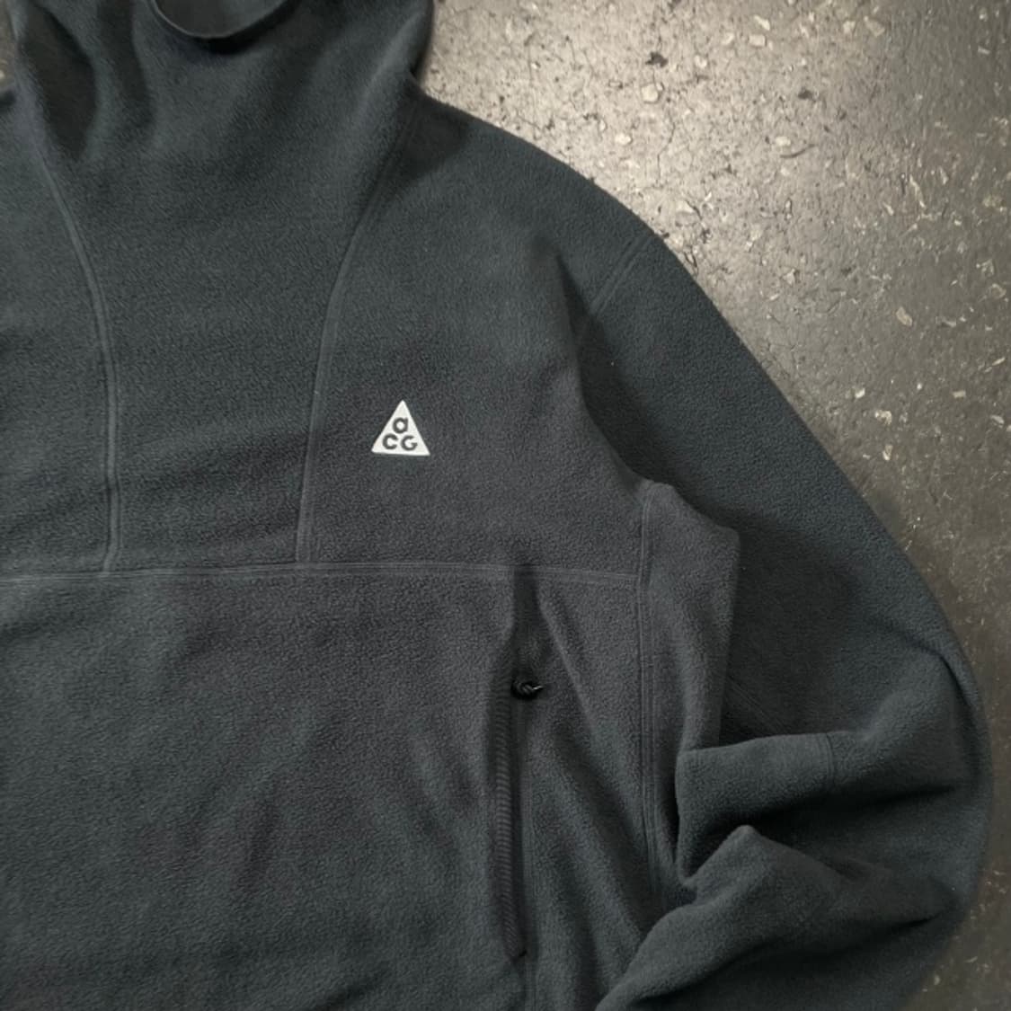 100 나이키 ACG 폴라텍 울프 풀오버 후드 앤트러사이트 상품이미지2