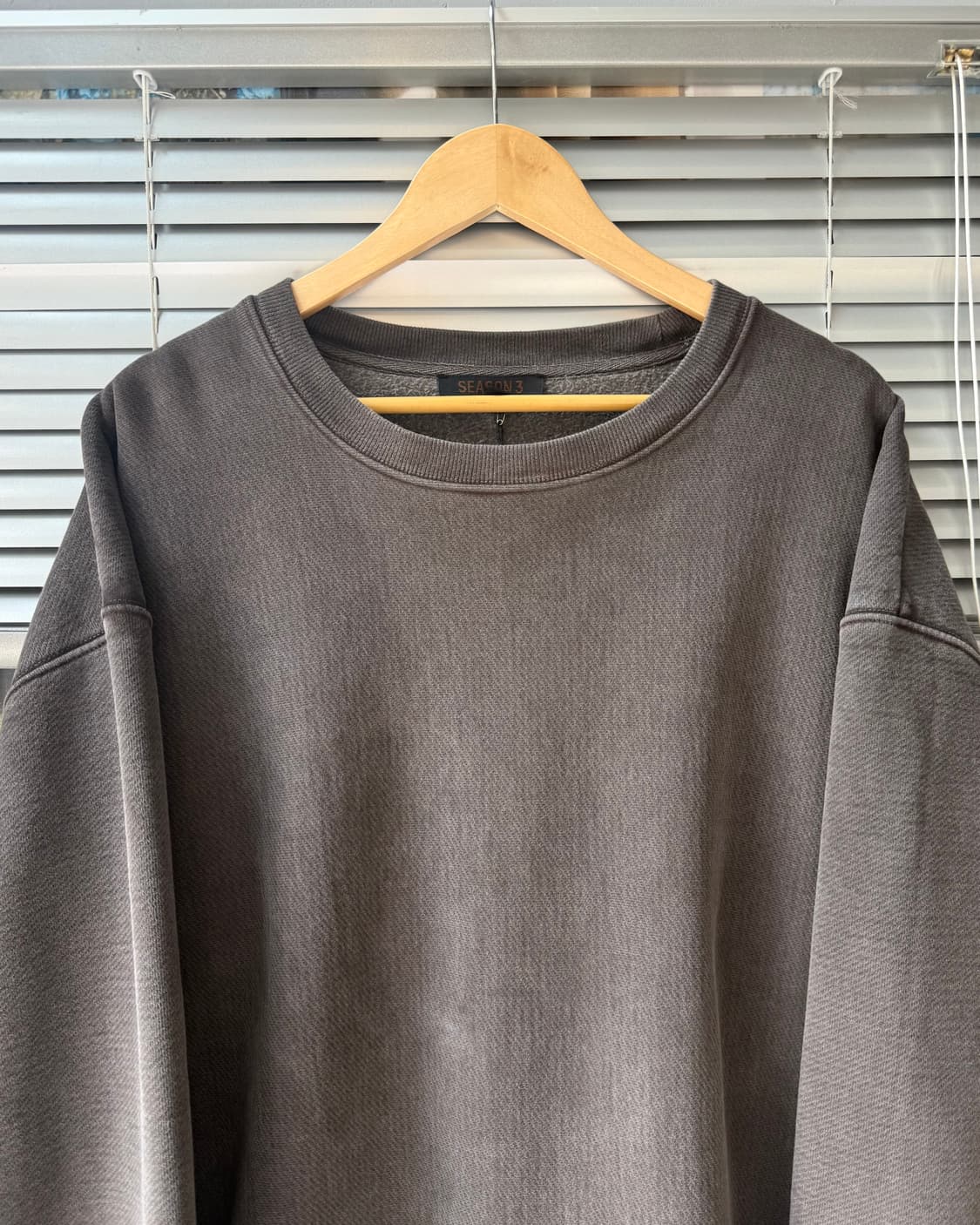 YEEZY SEASON 3 crewneck sweatshirt 상품이미지4