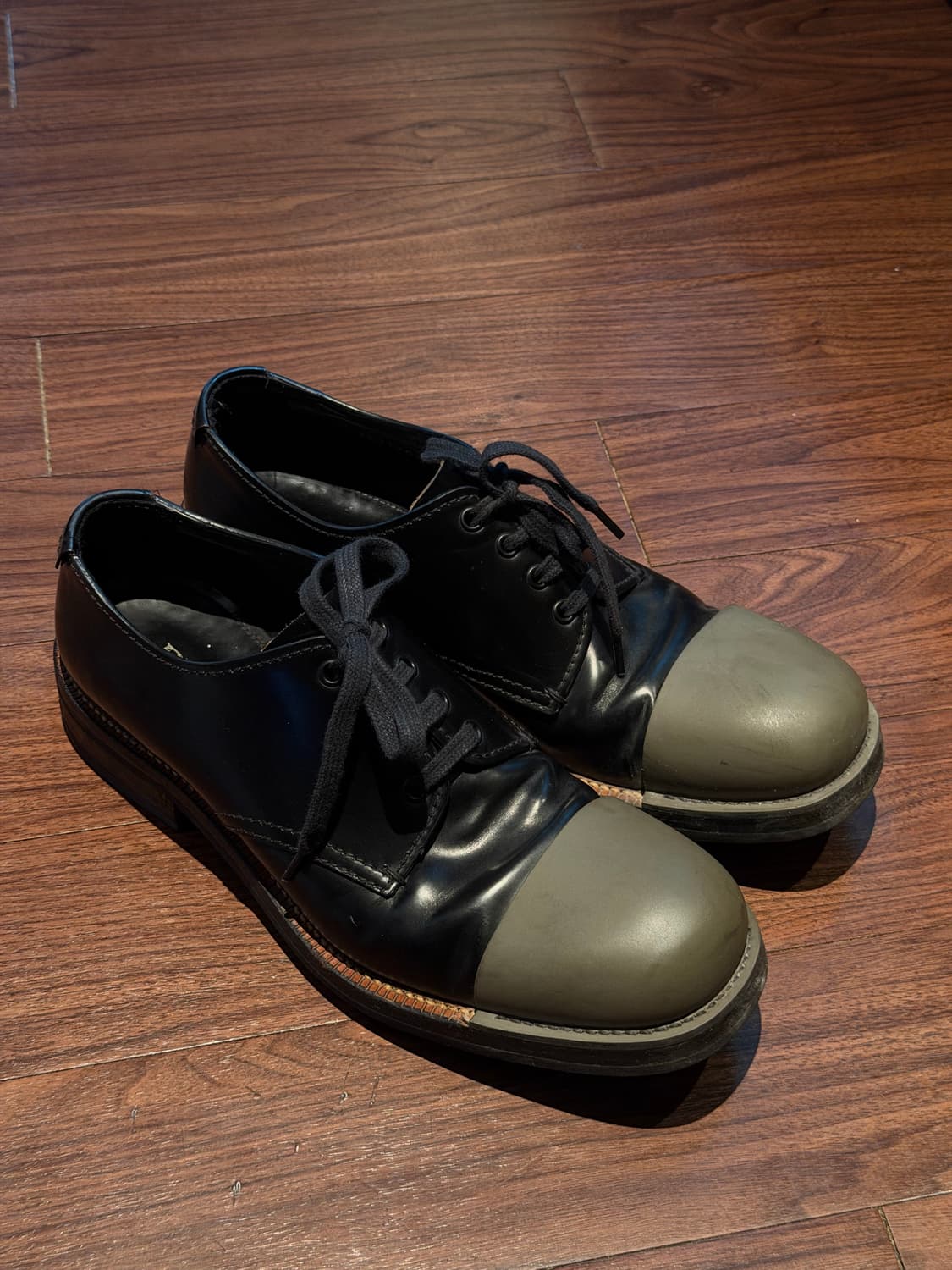 프라다 토 캡 더비 275 상품이미지1